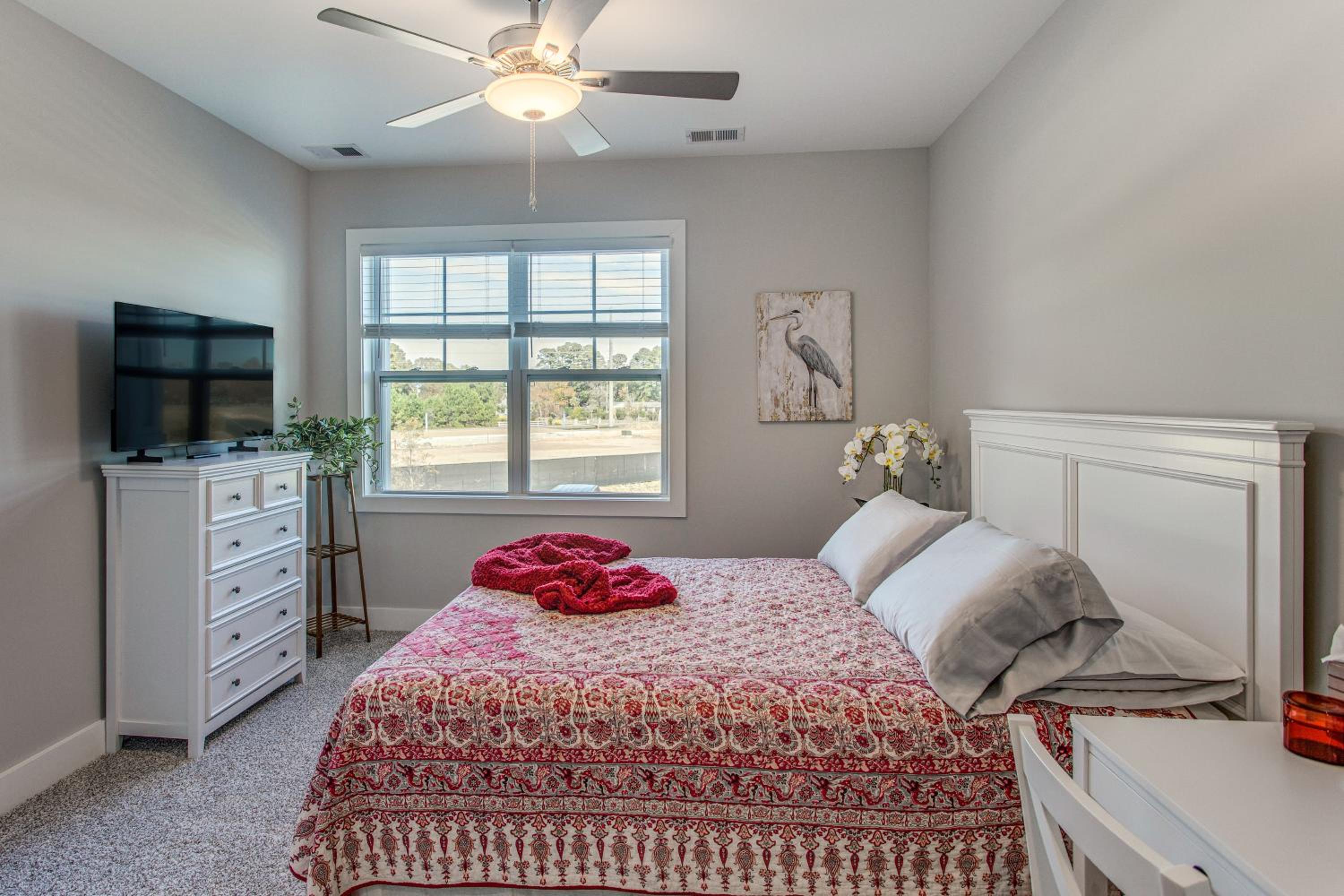 Golf Getaway in Calabash with Pool and Rec Ctr Access!