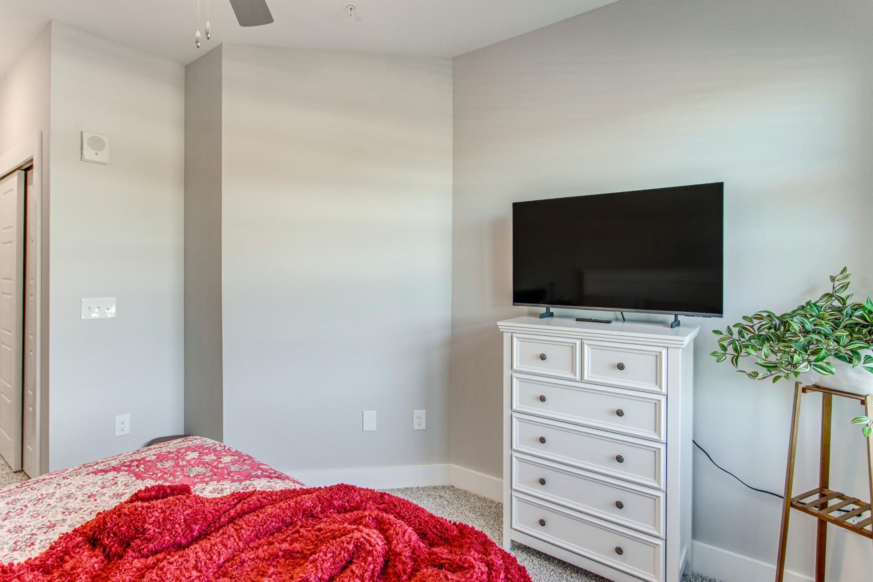 Golf Getaway in Calabash with Pool and Rec Ctr Access!