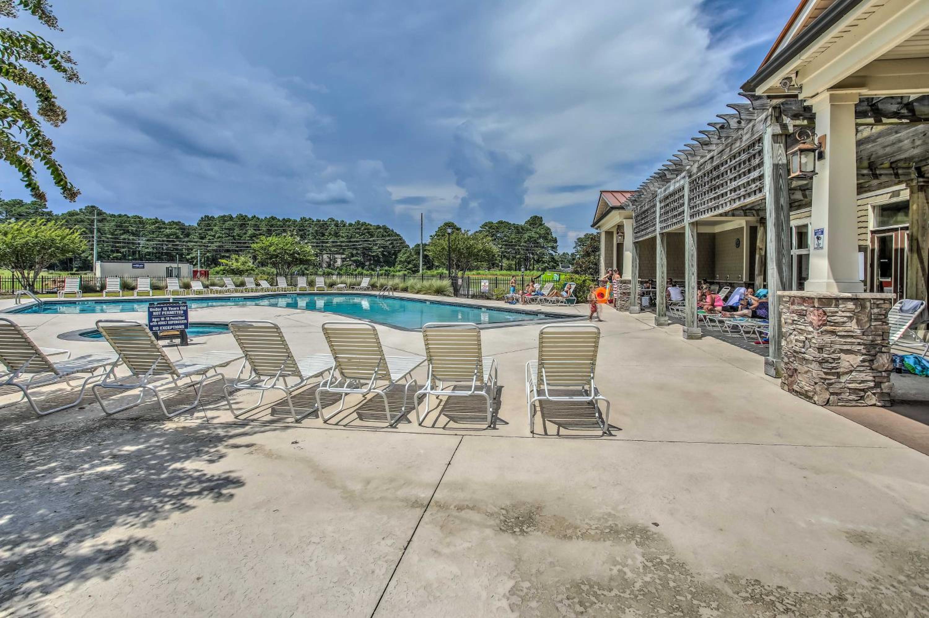 Golf Getaway in Calabash with Pool and Rec Ctr Access!