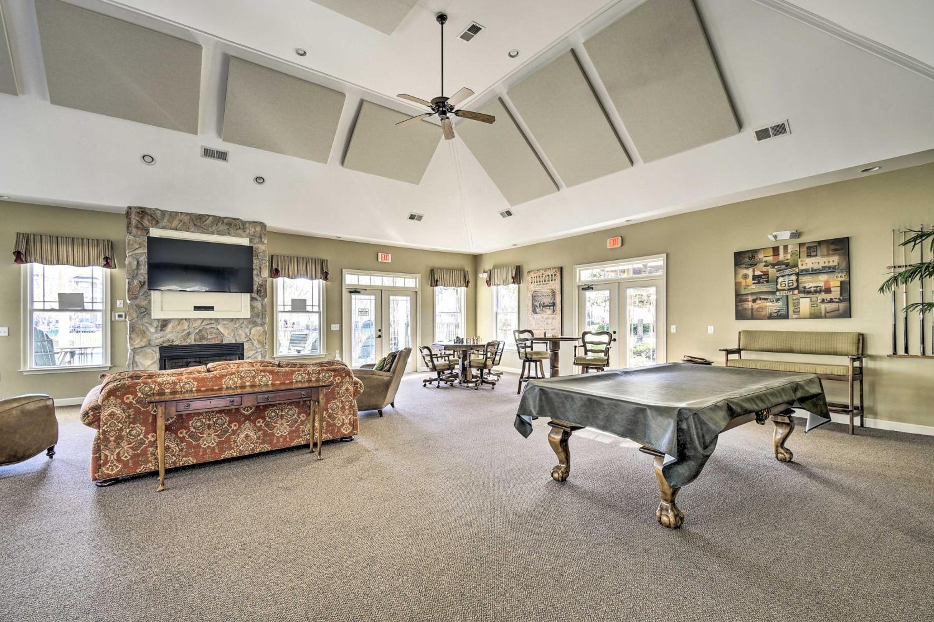 Golf Getaway in Calabash with Pool and Rec Ctr Access!
