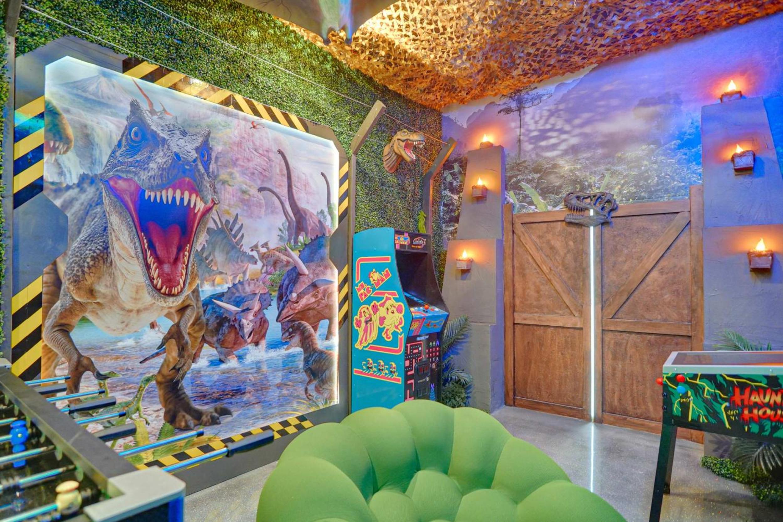 Luxury 7BR Villa Pool Spa & Game Room