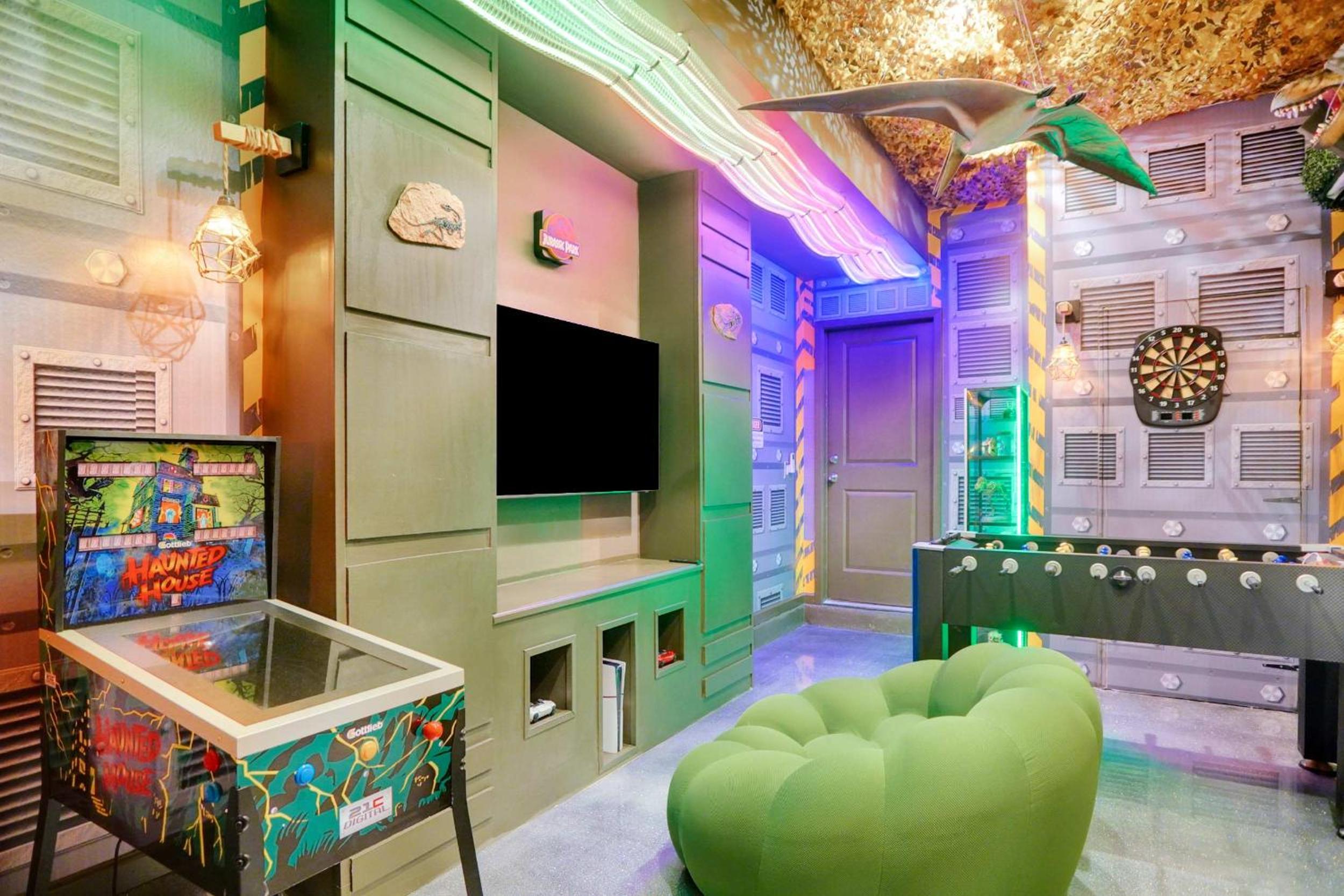 Luxury 7BR Villa Pool Spa & Game Room