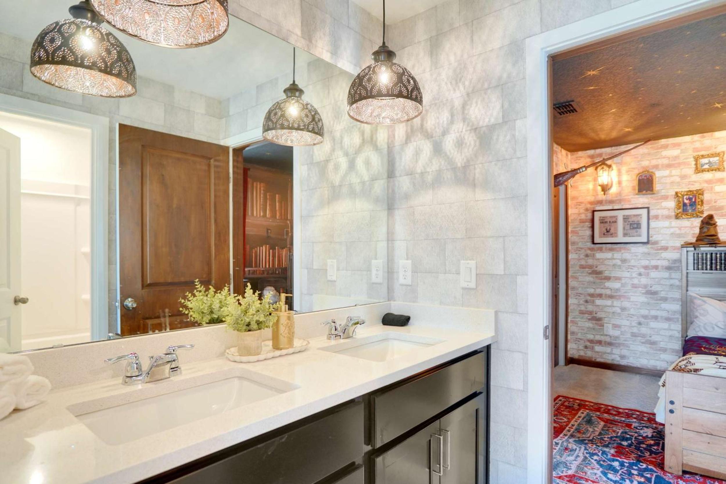 Luxury 7BR Villa Pool Spa & Game Room