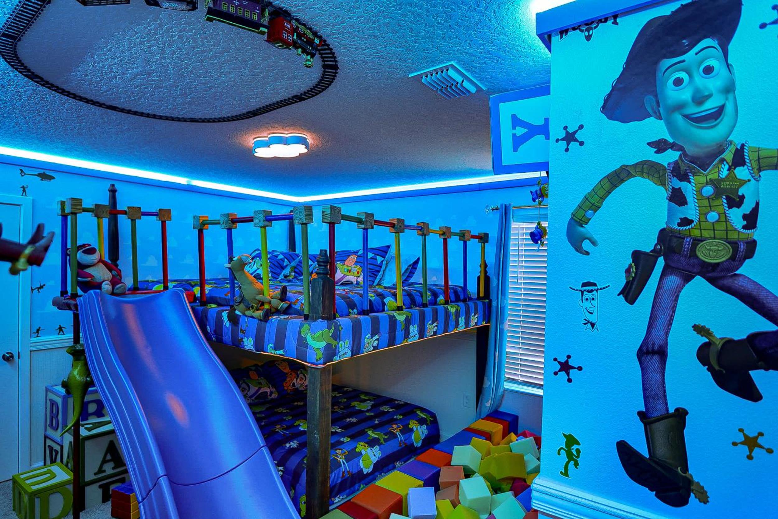 Epic 10BR Solara Retreat Themed Fun & Pool