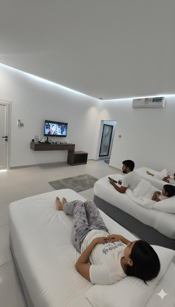 شاليه شامل الإفطار -- Chalet including breakfast