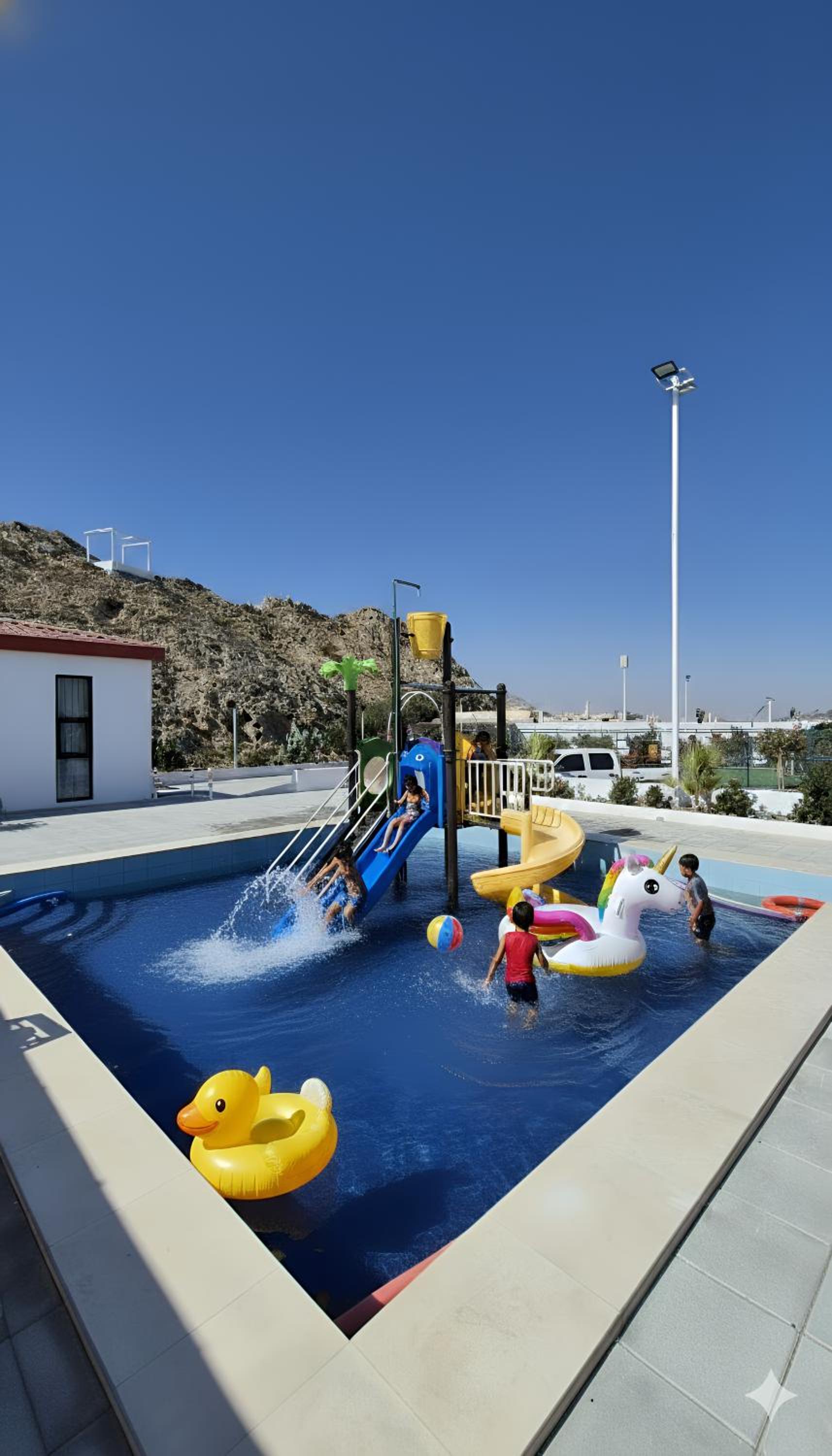 شاليه شامل الإفطار -- Chalet including breakfast
