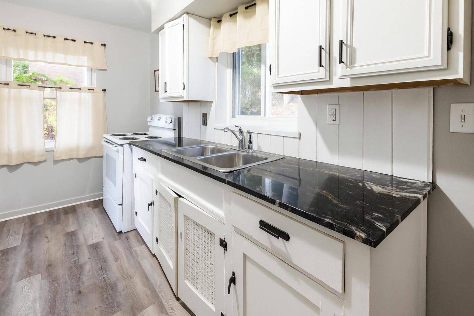 Quiet Pittsburgh 3BR | Parking, AC + Pets