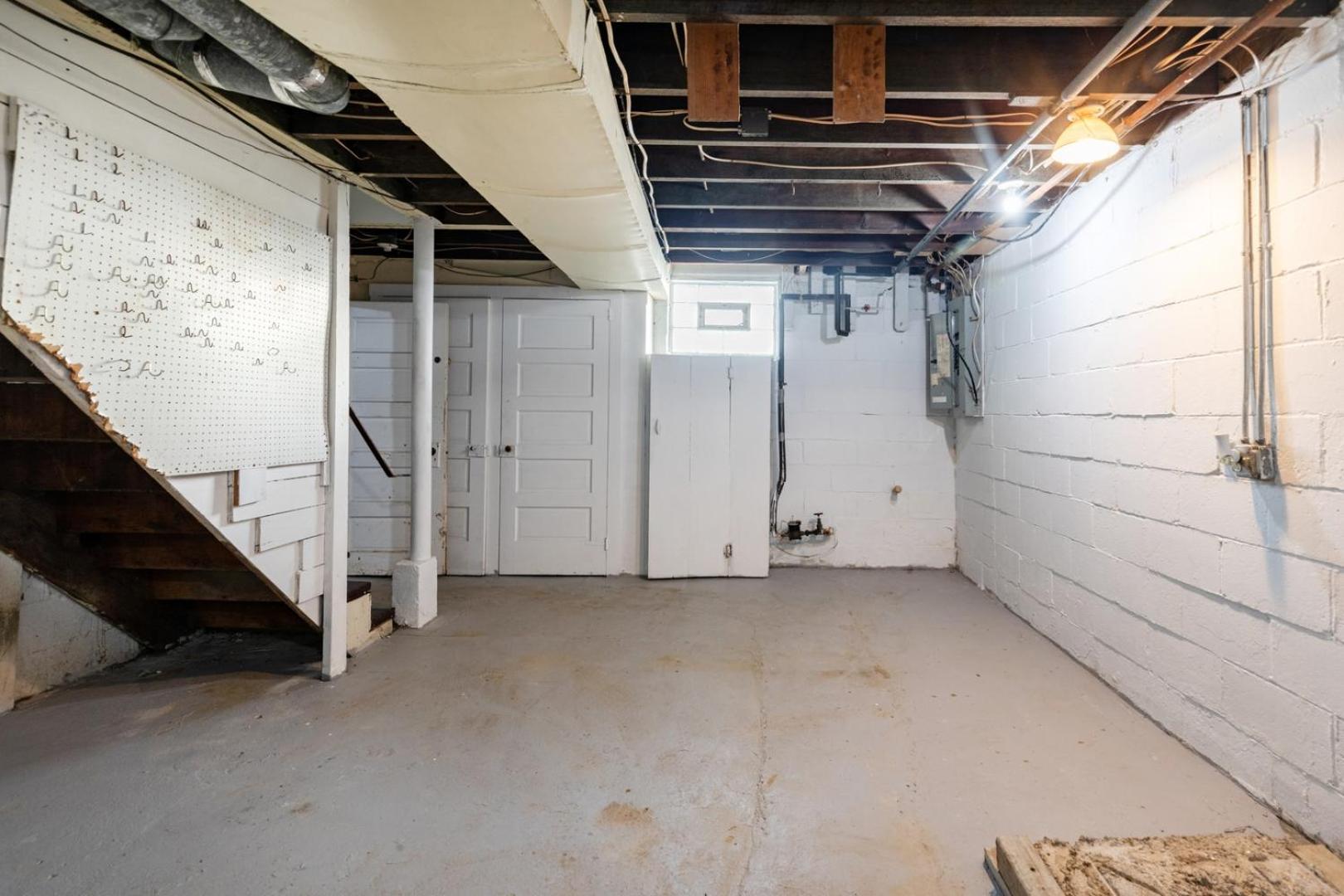 Quiet Pittsburgh 3BR | Parking, AC + Pets