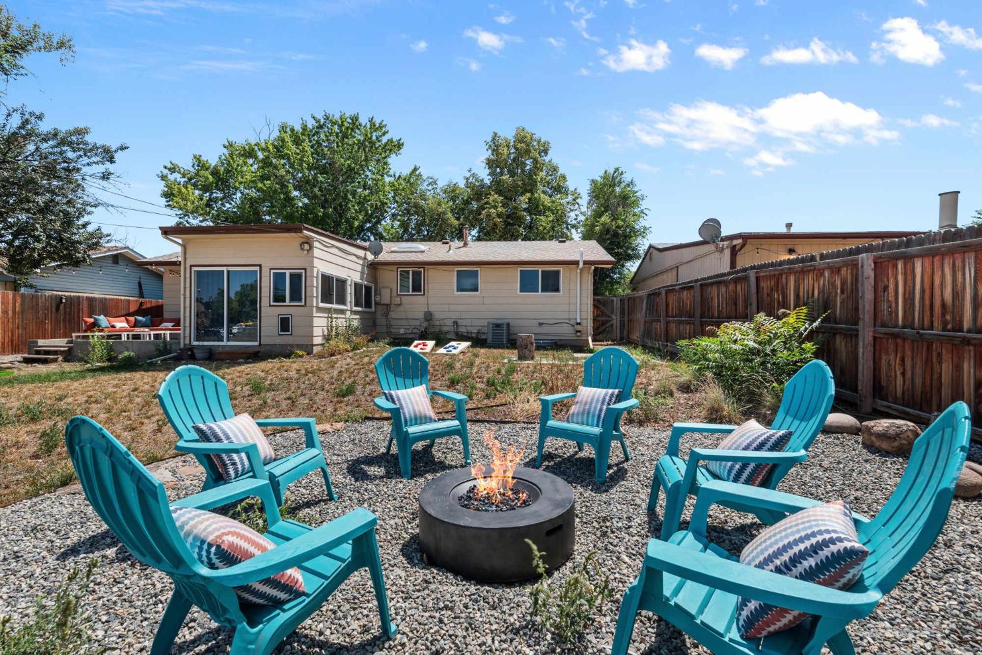 6BR Family Retreat with Games Billiards Mini Golf BBQ and Yard