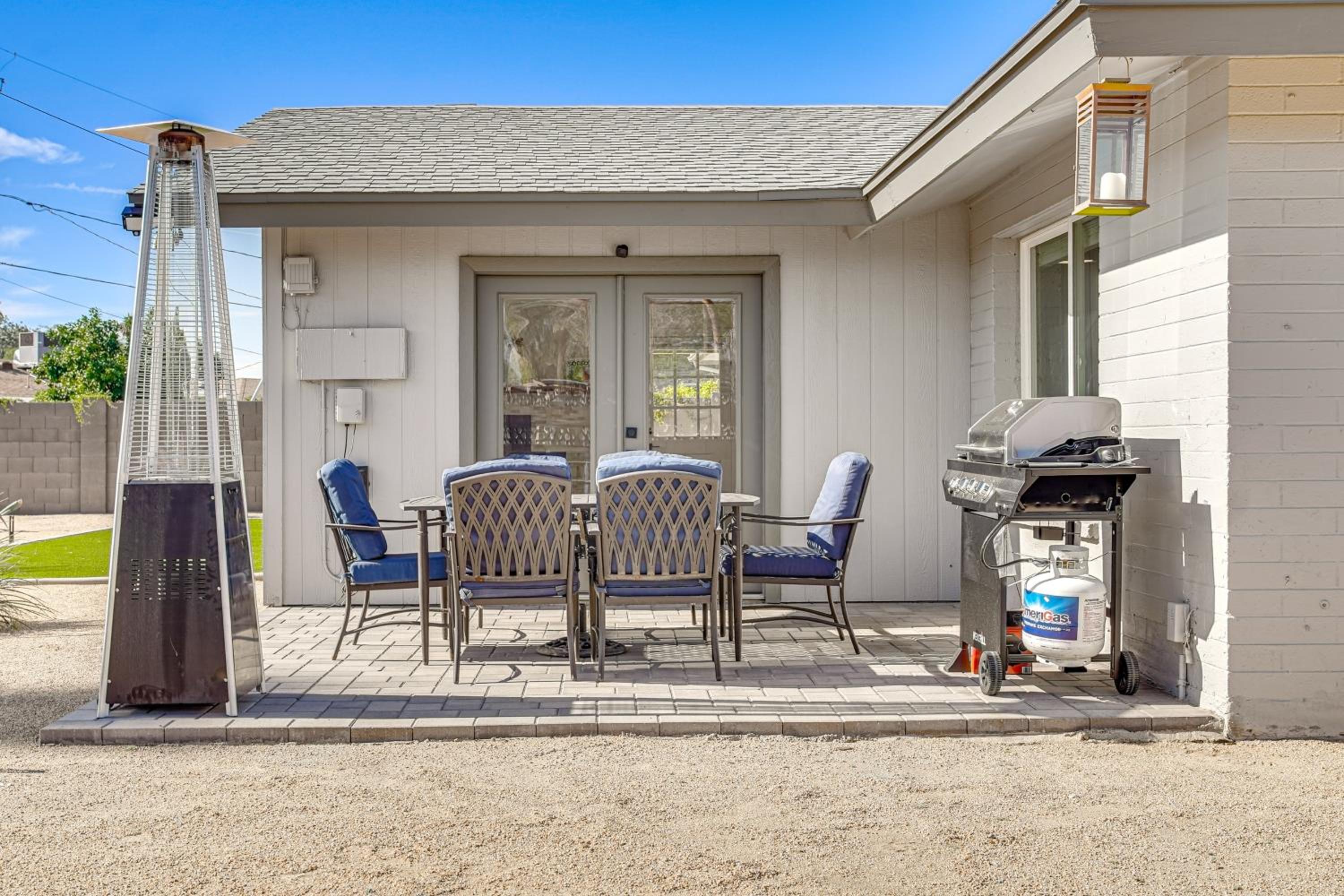 2 Mi to ASU Spacious Family Home with Patio!
