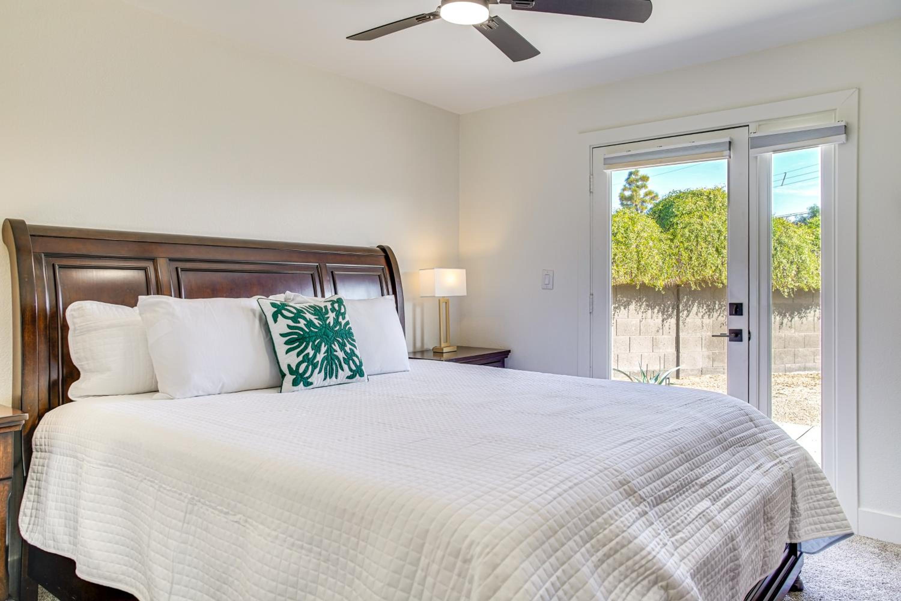 2 Mi to ASU Spacious Family Home with Patio!