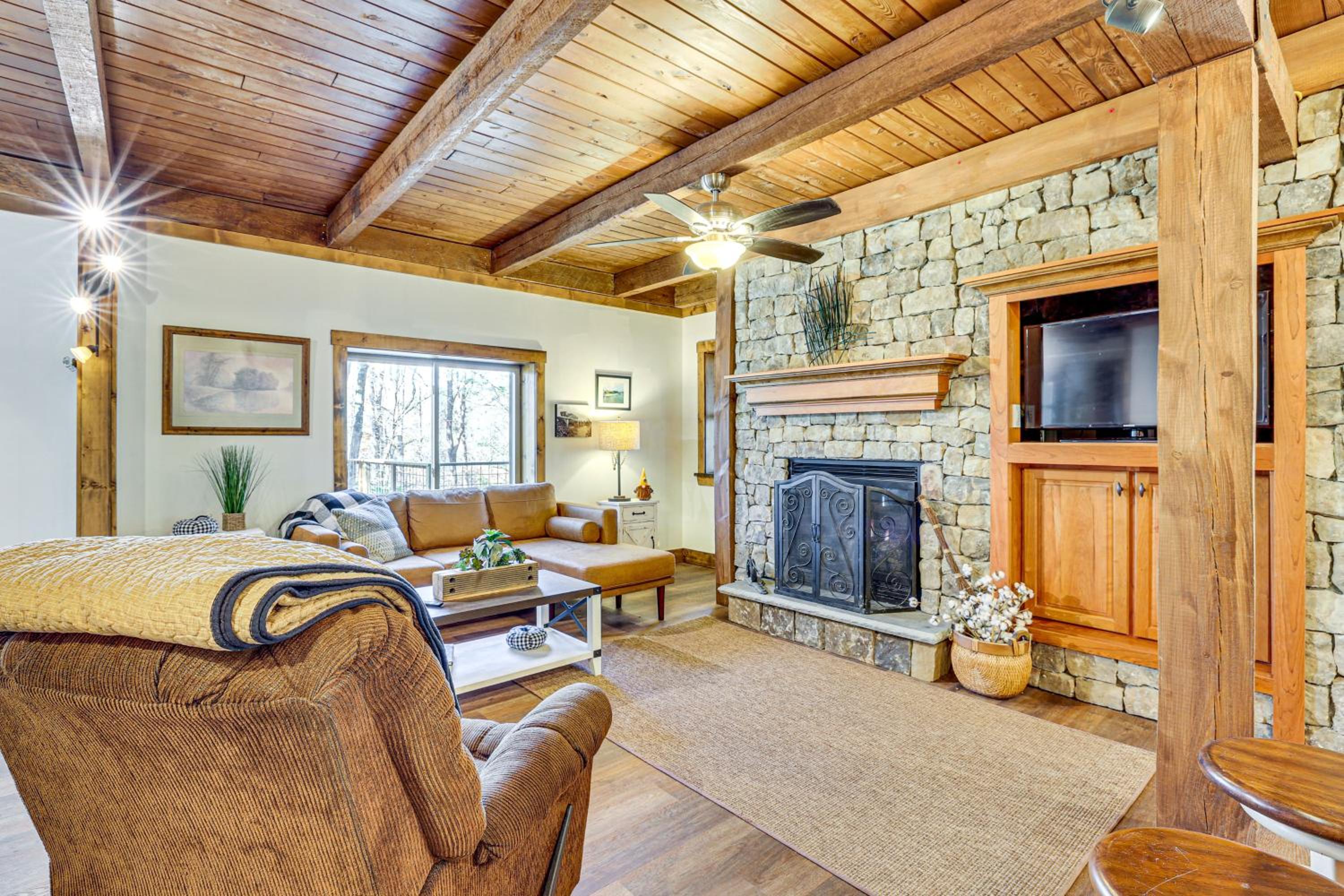 Hike and Relax Fireside Peaceful Gem in Soddy-Daisy