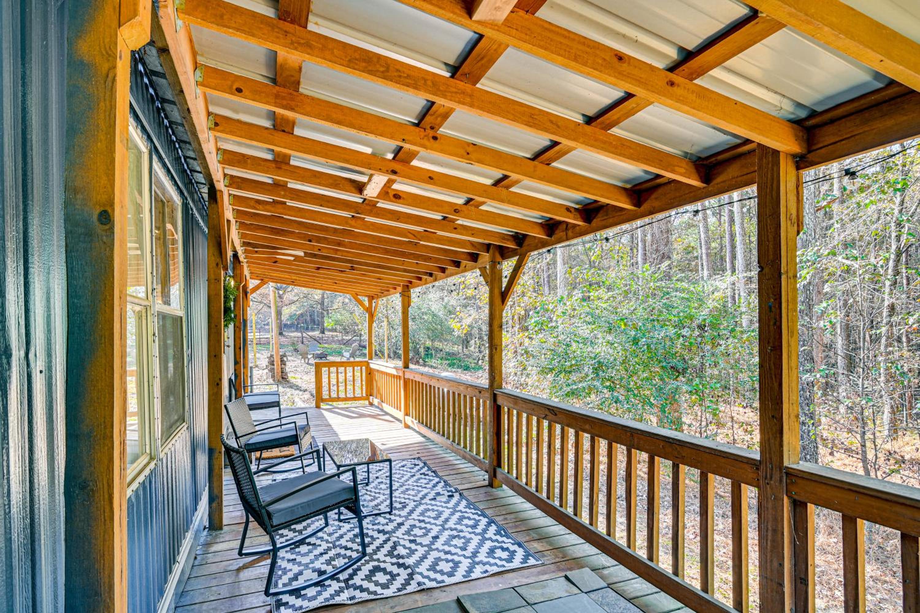 Countryside Home with Pond and Pasture Views in Iuka!