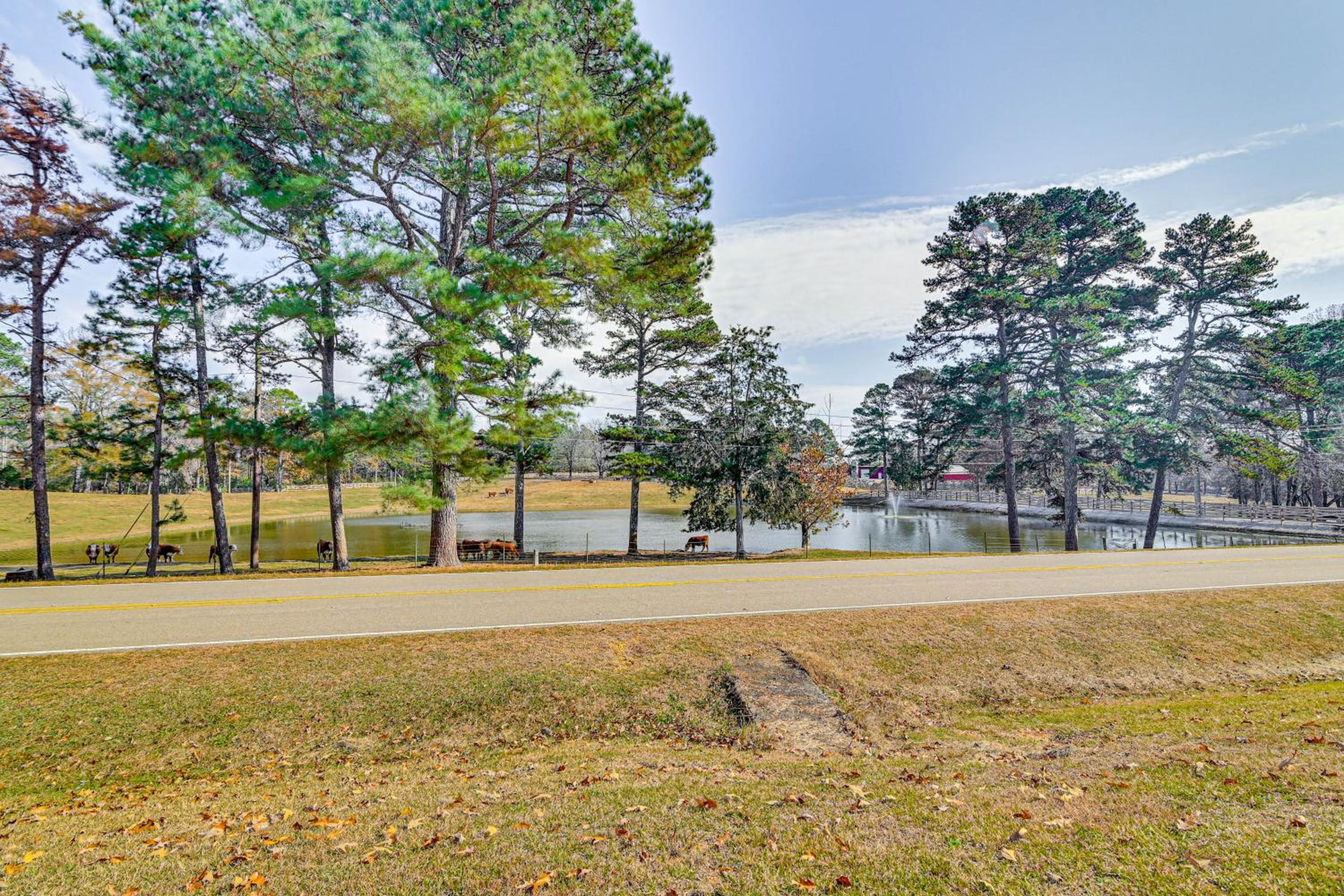 Countryside Home with Pond and Pasture Views in Iuka!