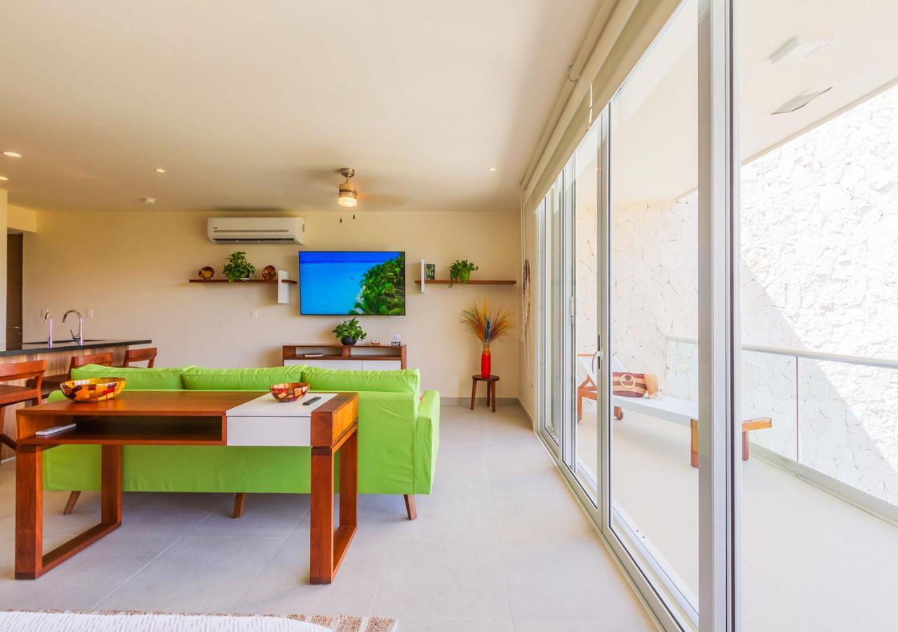Rooftop Pool, Seaview Balcony, Beach, Gym & BBQ