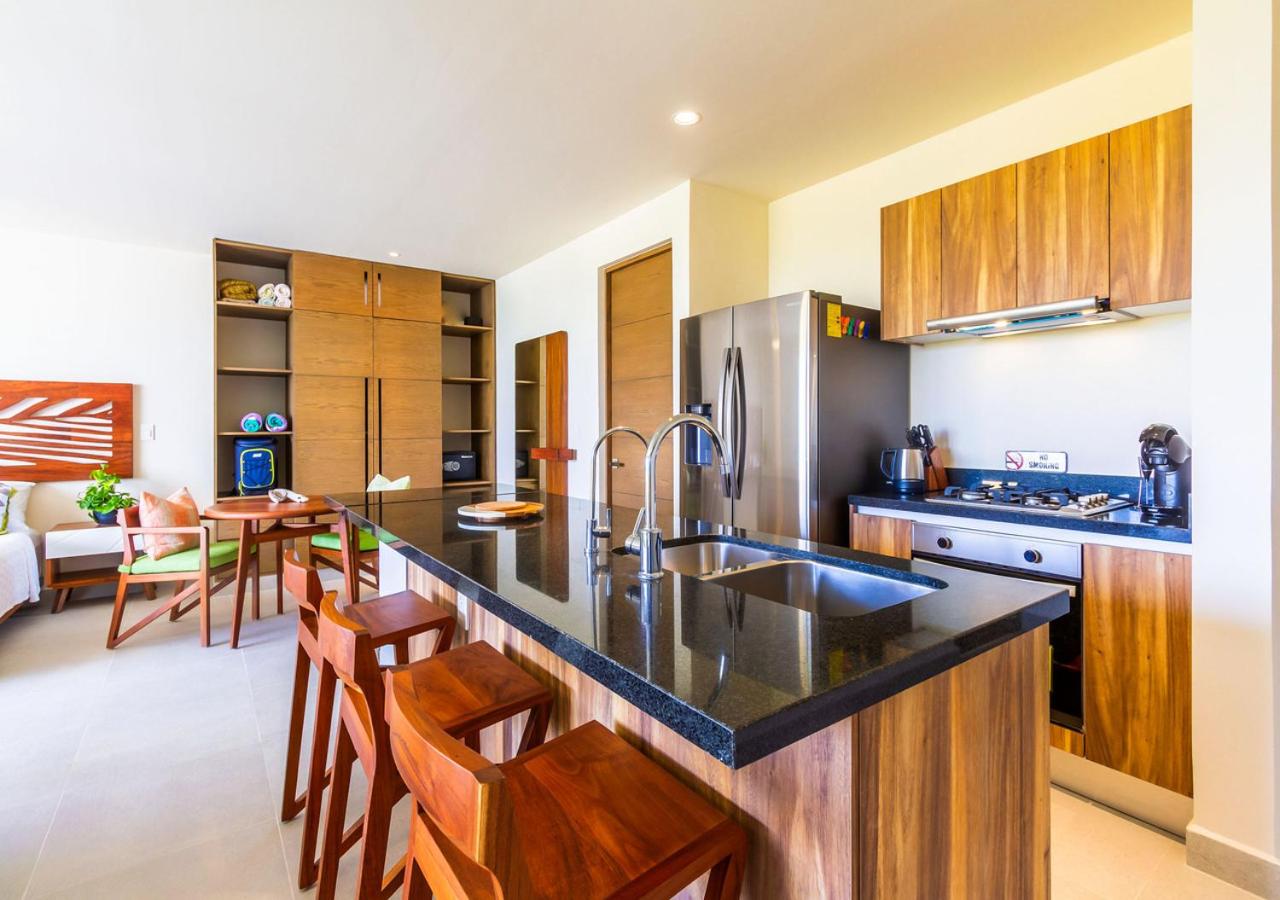 Rooftop Pool, Seaview Balcony, Beach, Gym & BBQ