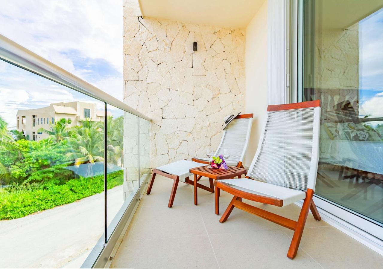 Rooftop Pool, Seaview Balcony, Beach, Gym & BBQ
