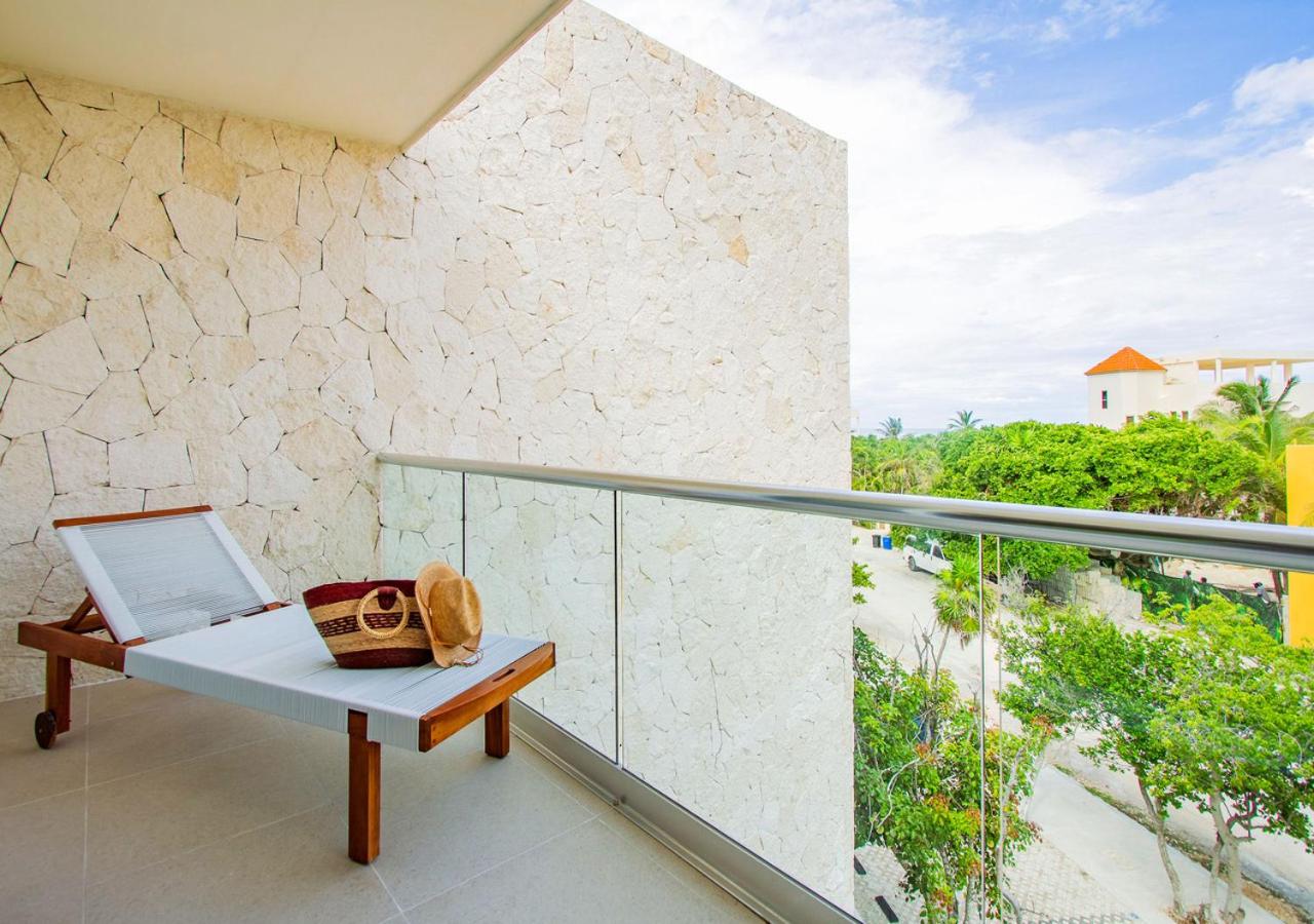 Rooftop Pool, Seaview Balcony, Beach, Gym & BBQ
