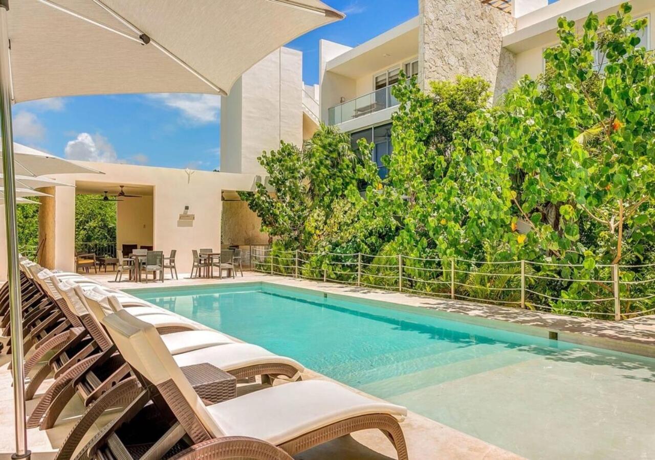 Rooftop Pool, Seaview Balcony, Beach, Gym & BBQ
