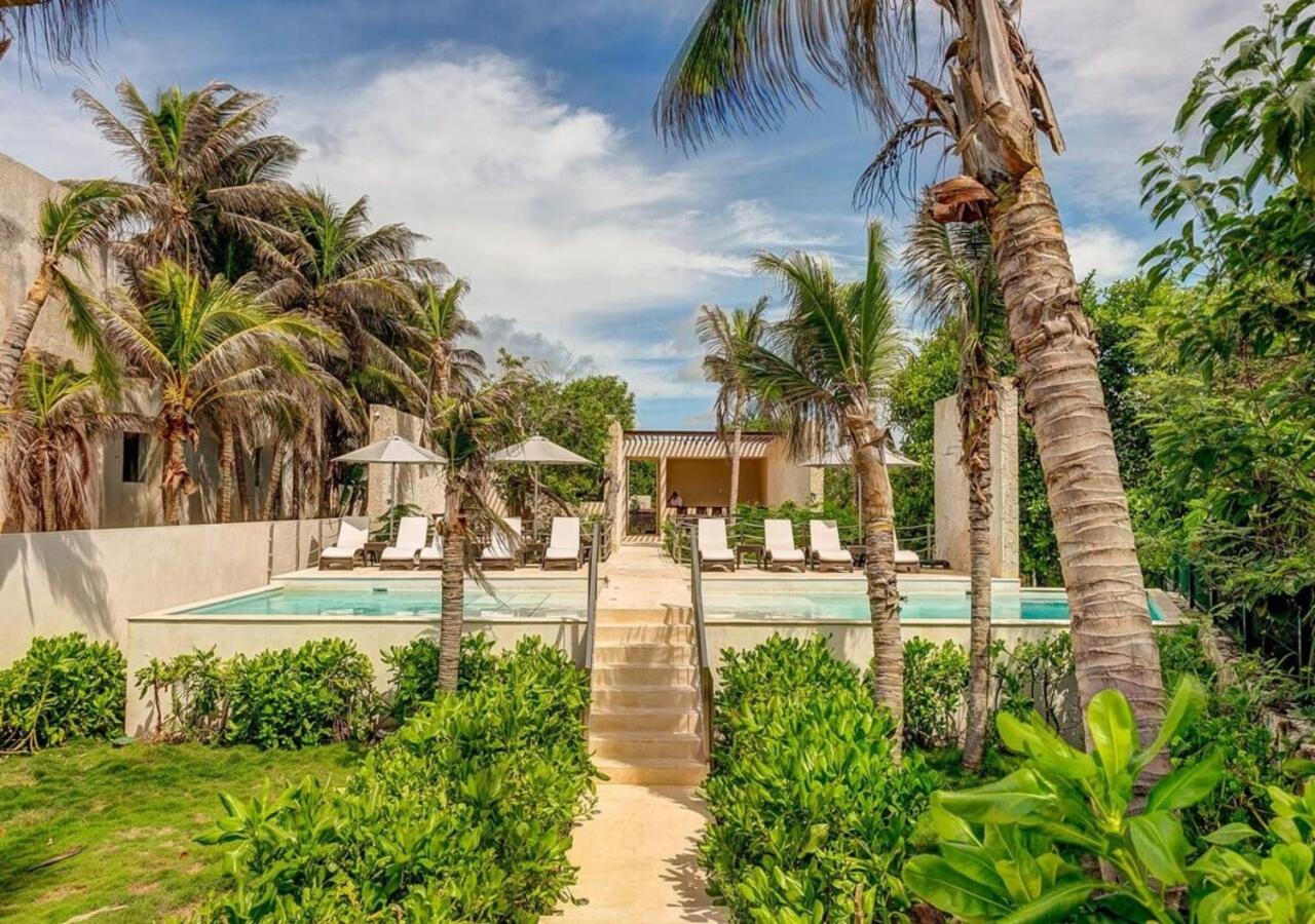 Rooftop Pool, Seaview Balcony, Beach, Gym & BBQ