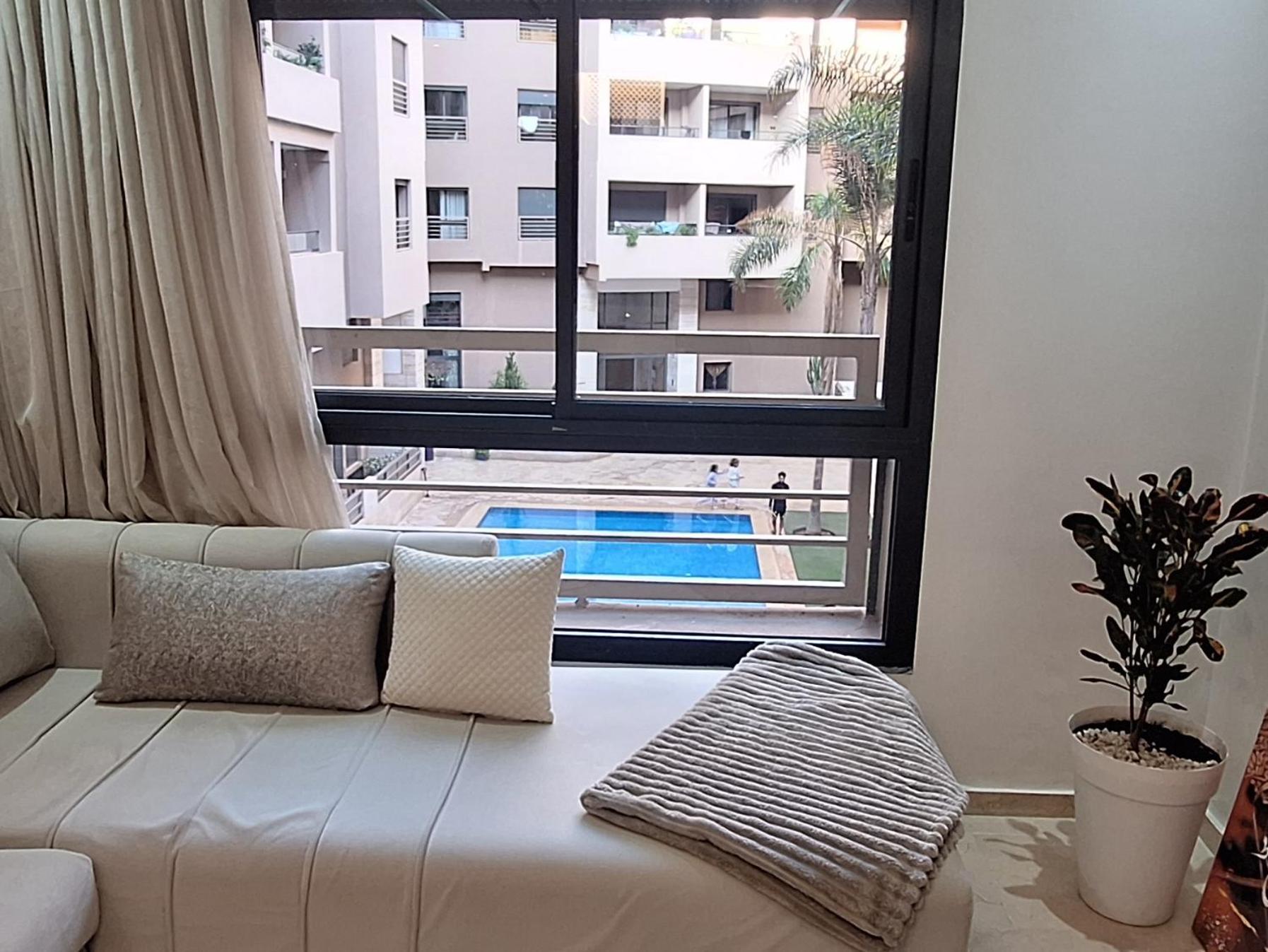 Appartement Moderne Centre Gueliz Sunny Pool PS4 & Wi-Fi
