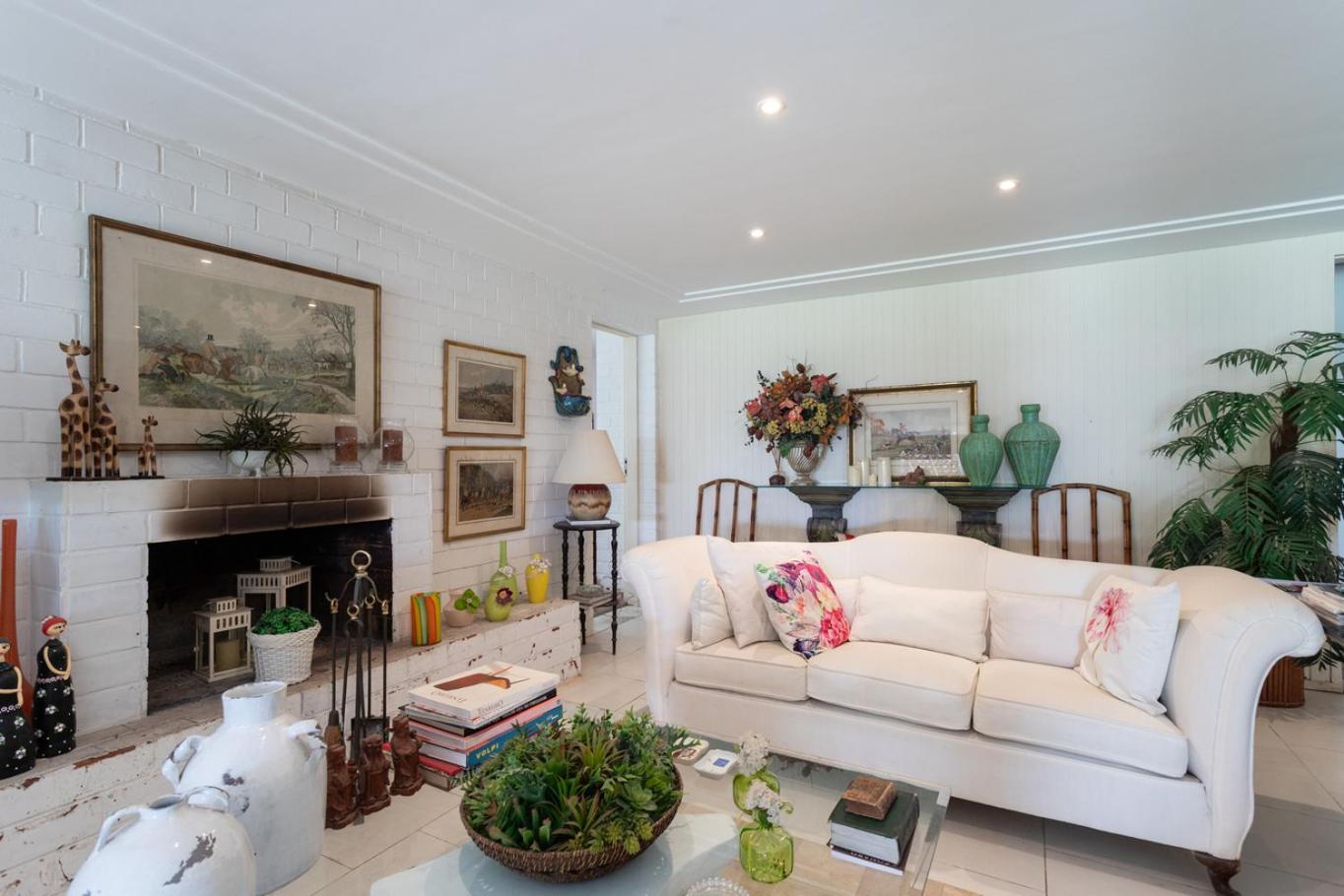 Casa com Piscina, Churrasqueira, Jogos e Lareira