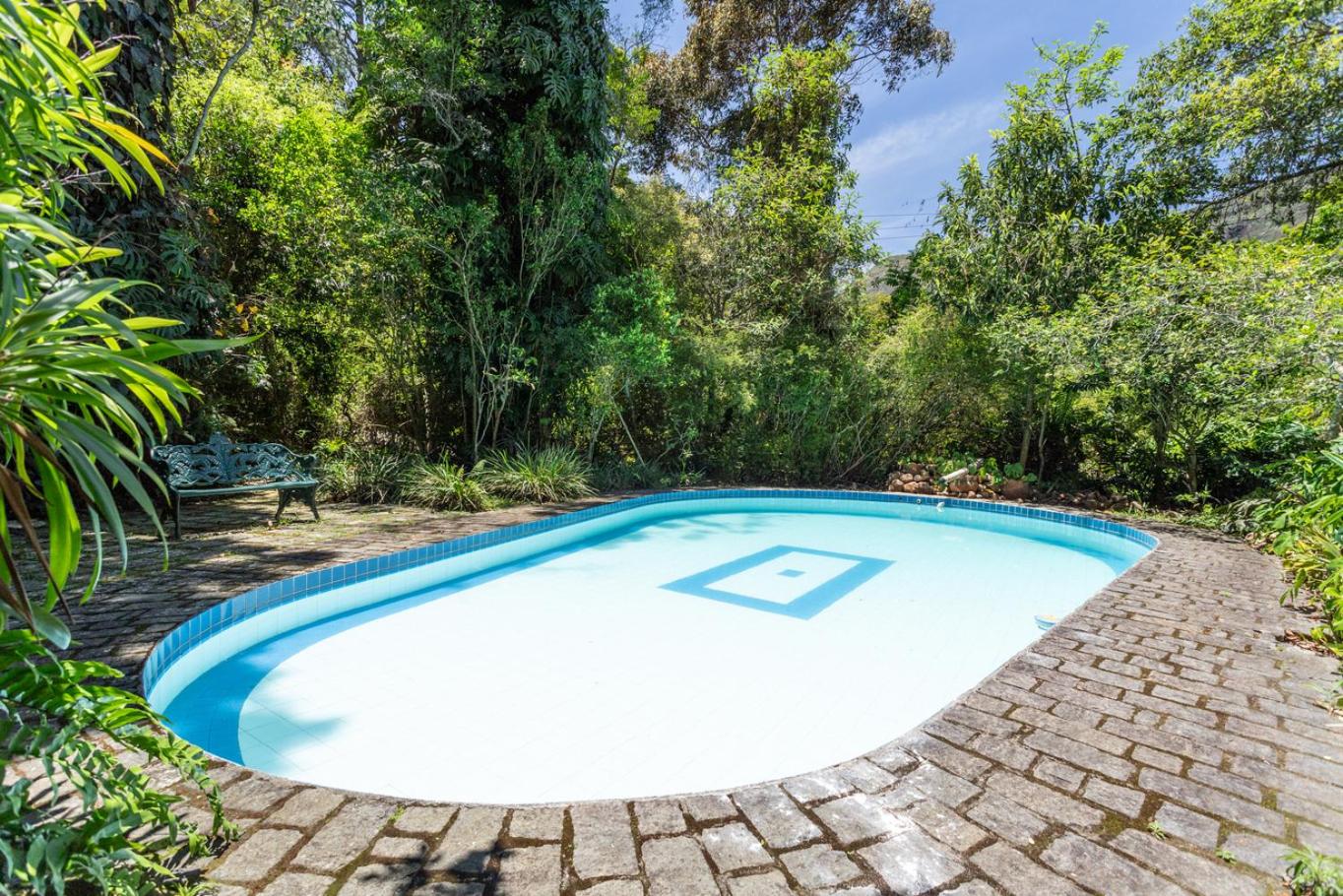 Casa com Piscina, Churrasqueira, Jogos e Lareira