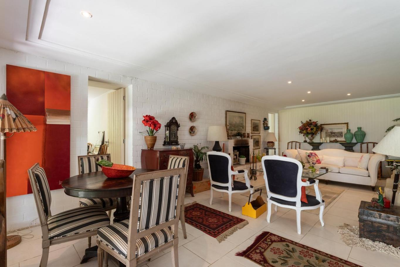 Casa com Piscina, Churrasqueira, Jogos e Lareira