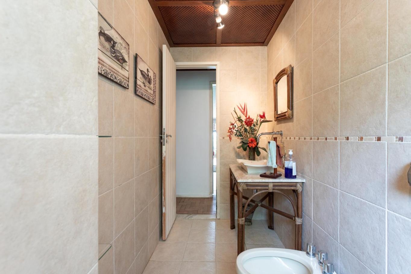 Casa com Piscina, Churrasqueira, Jogos e Lareira