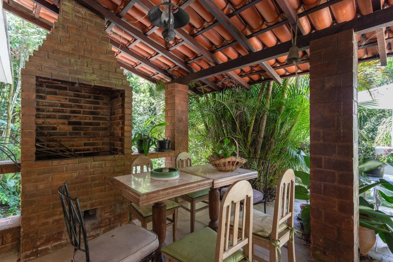 Casa com Piscina, Churrasqueira, Jogos e Lareira
