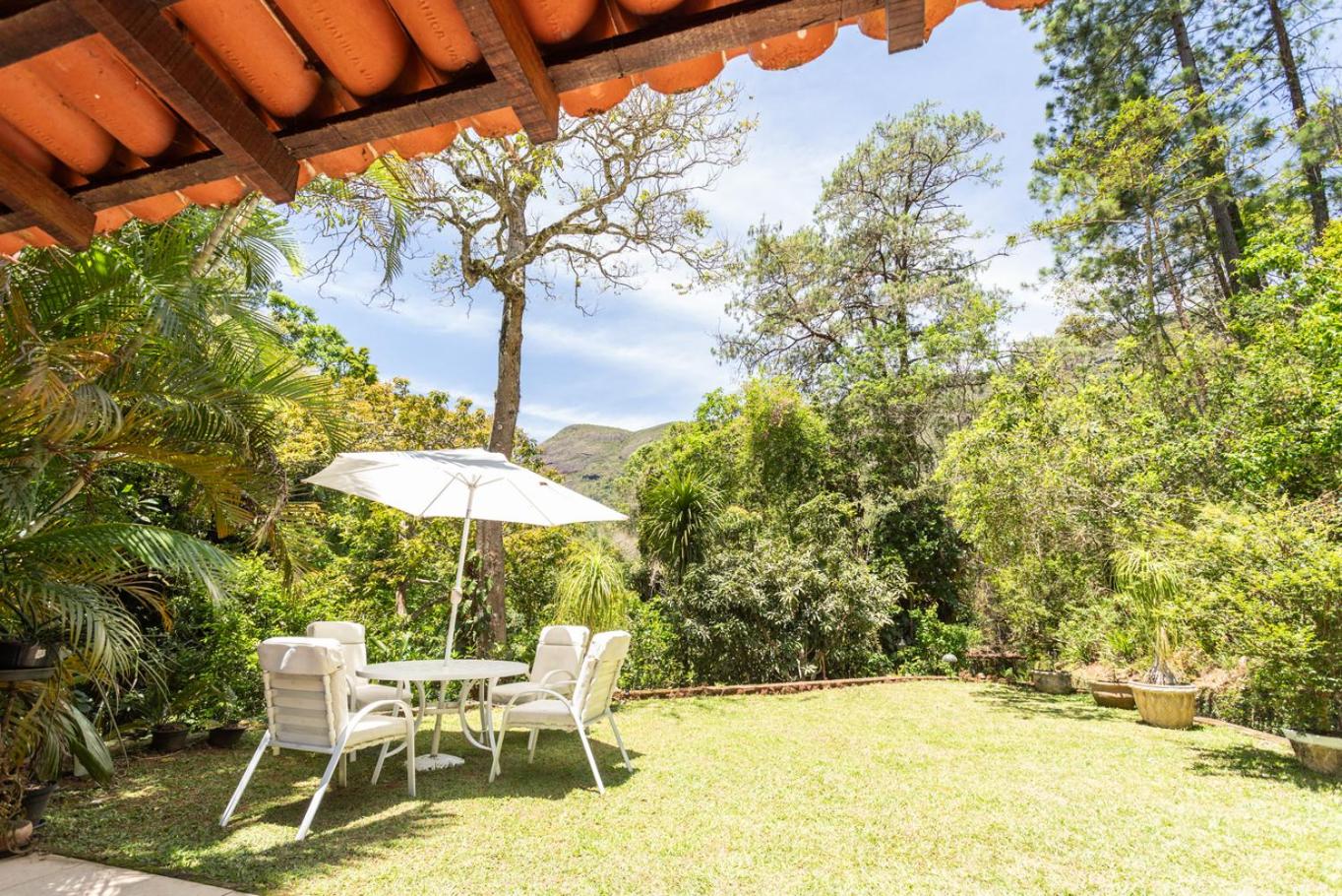 Casa com Piscina, Churrasqueira, Jogos e Lareira