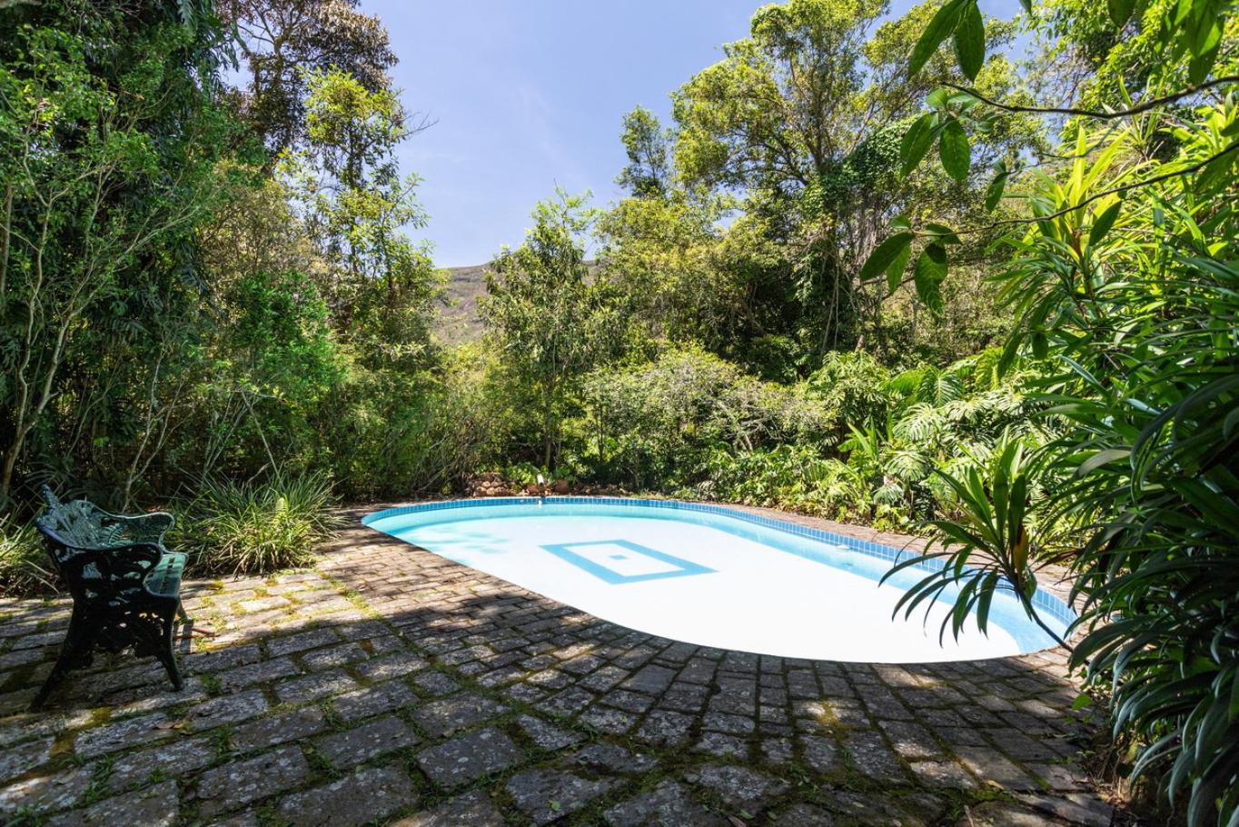 Casa com Piscina, Churrasqueira, Jogos e Lareira