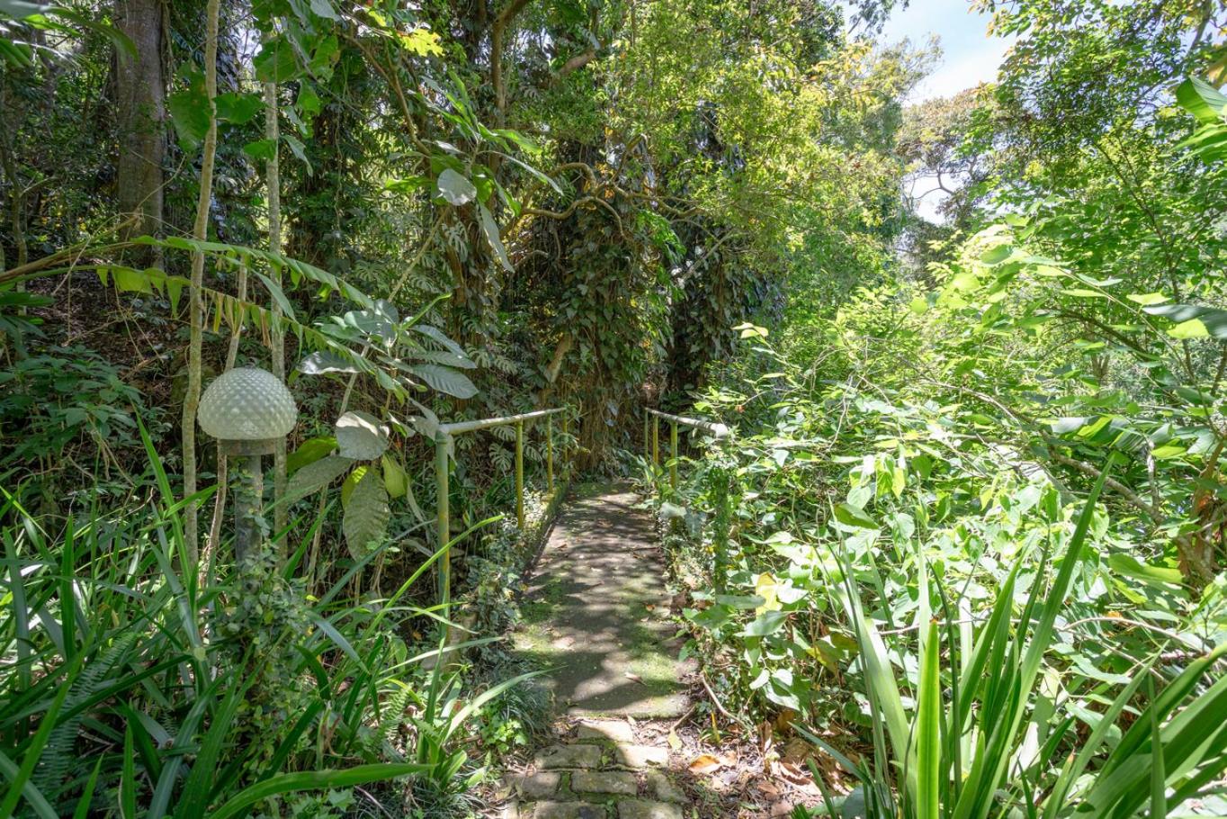 Casa com Piscina, Churrasqueira, Jogos e Lareira