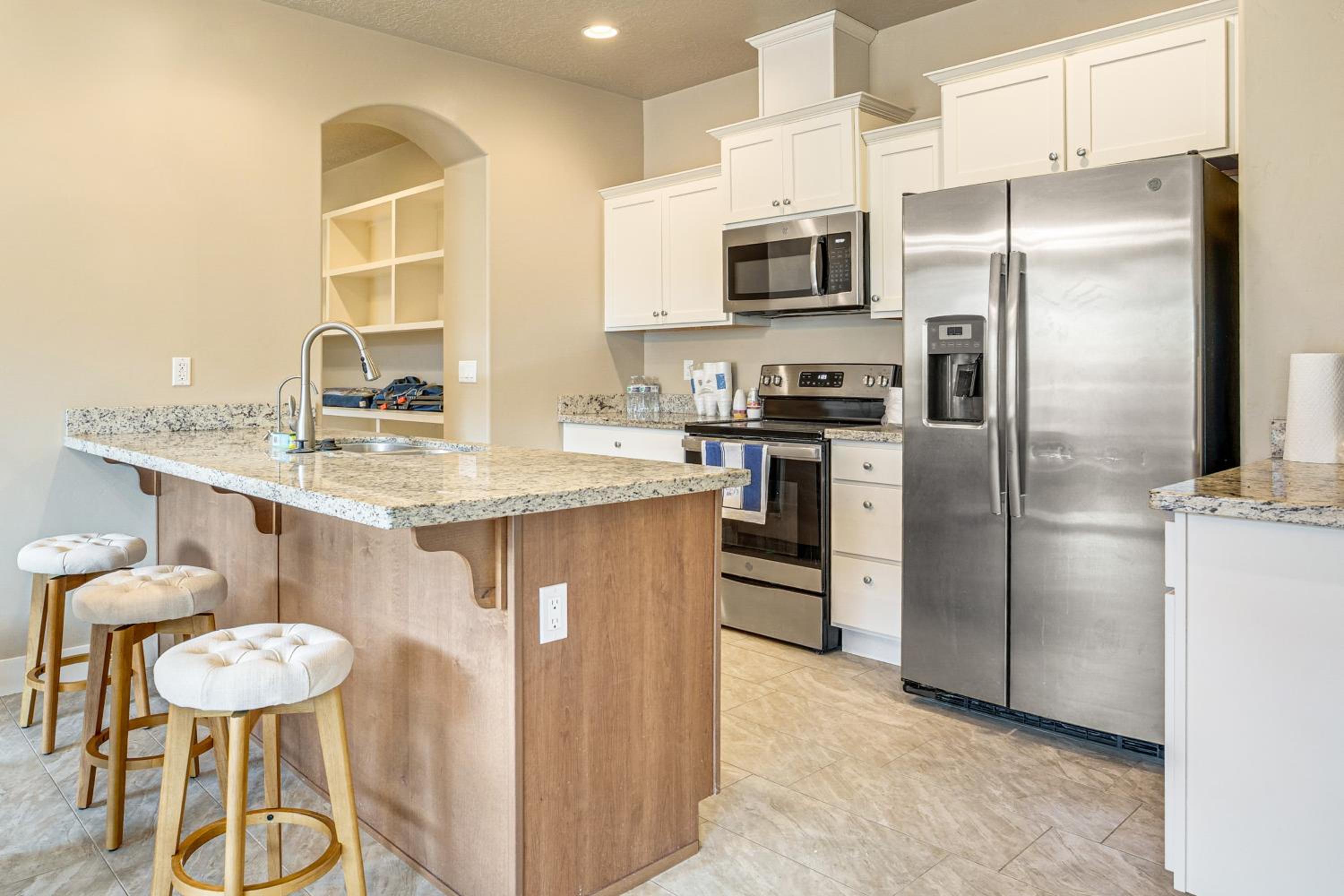 Beautiful Views of Stars and Mtns! Littlefield Home