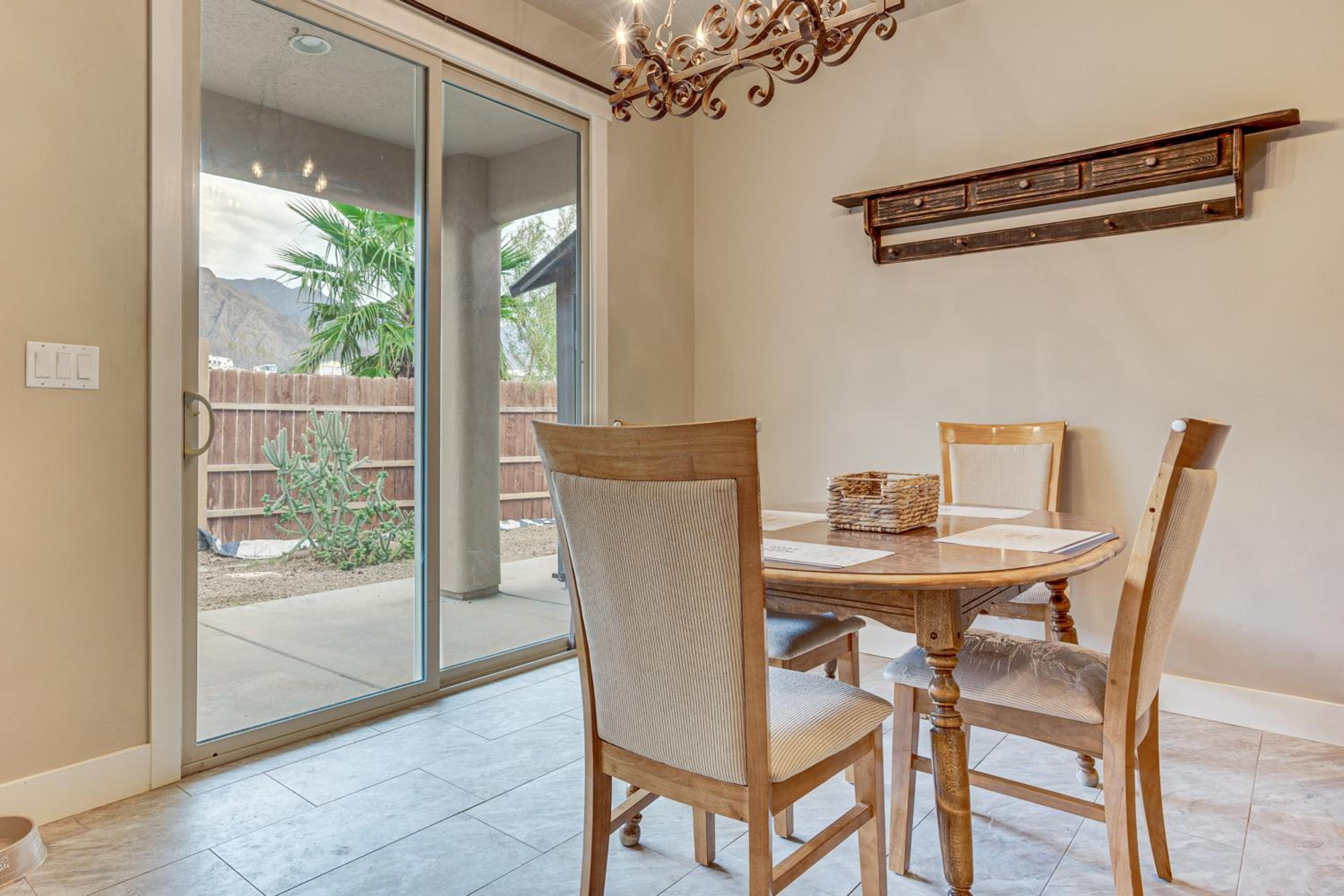 Beautiful Views of Stars and Mtns! Littlefield Home