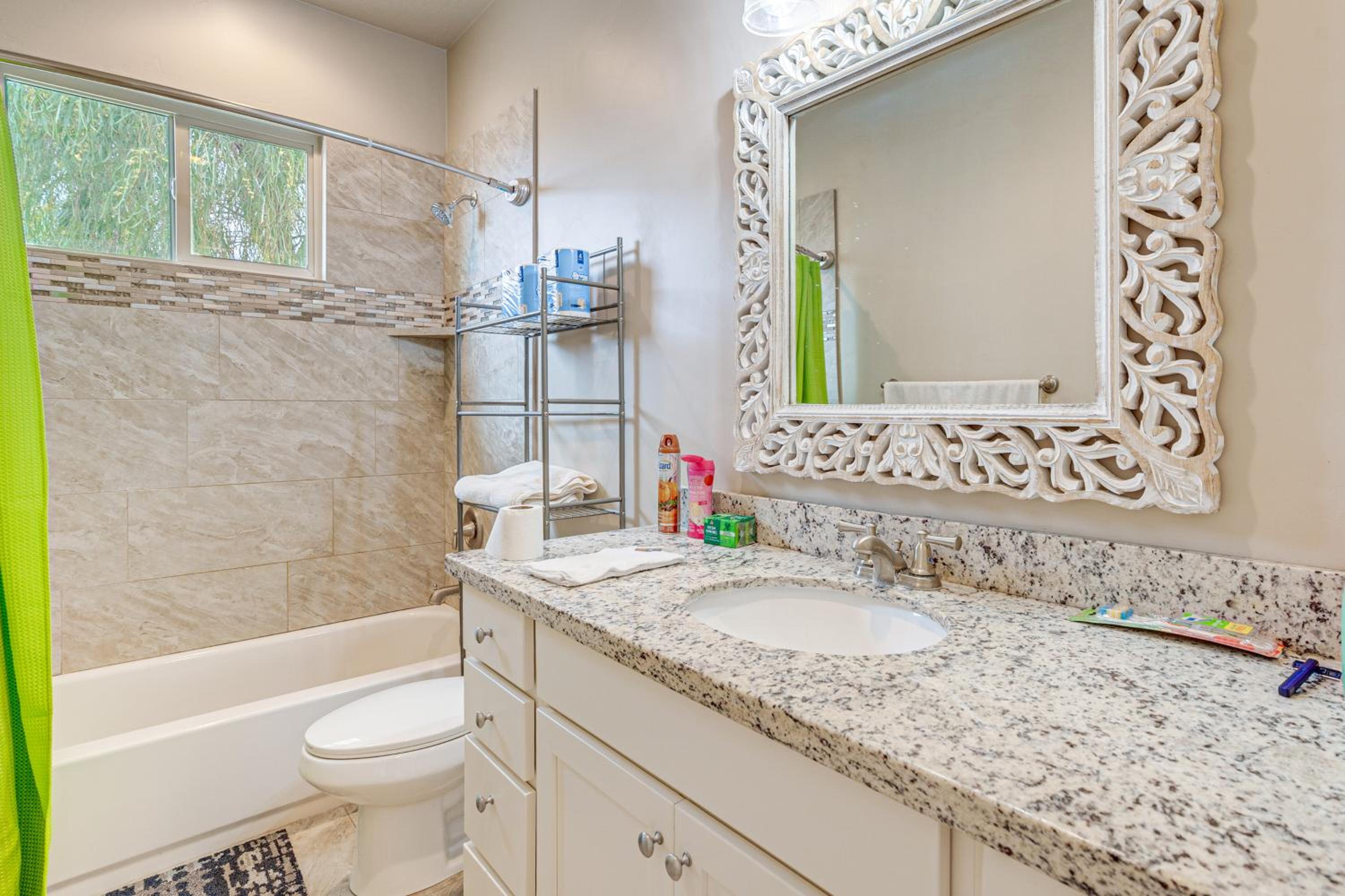 Beautiful Views of Stars and Mtns! Littlefield Home
