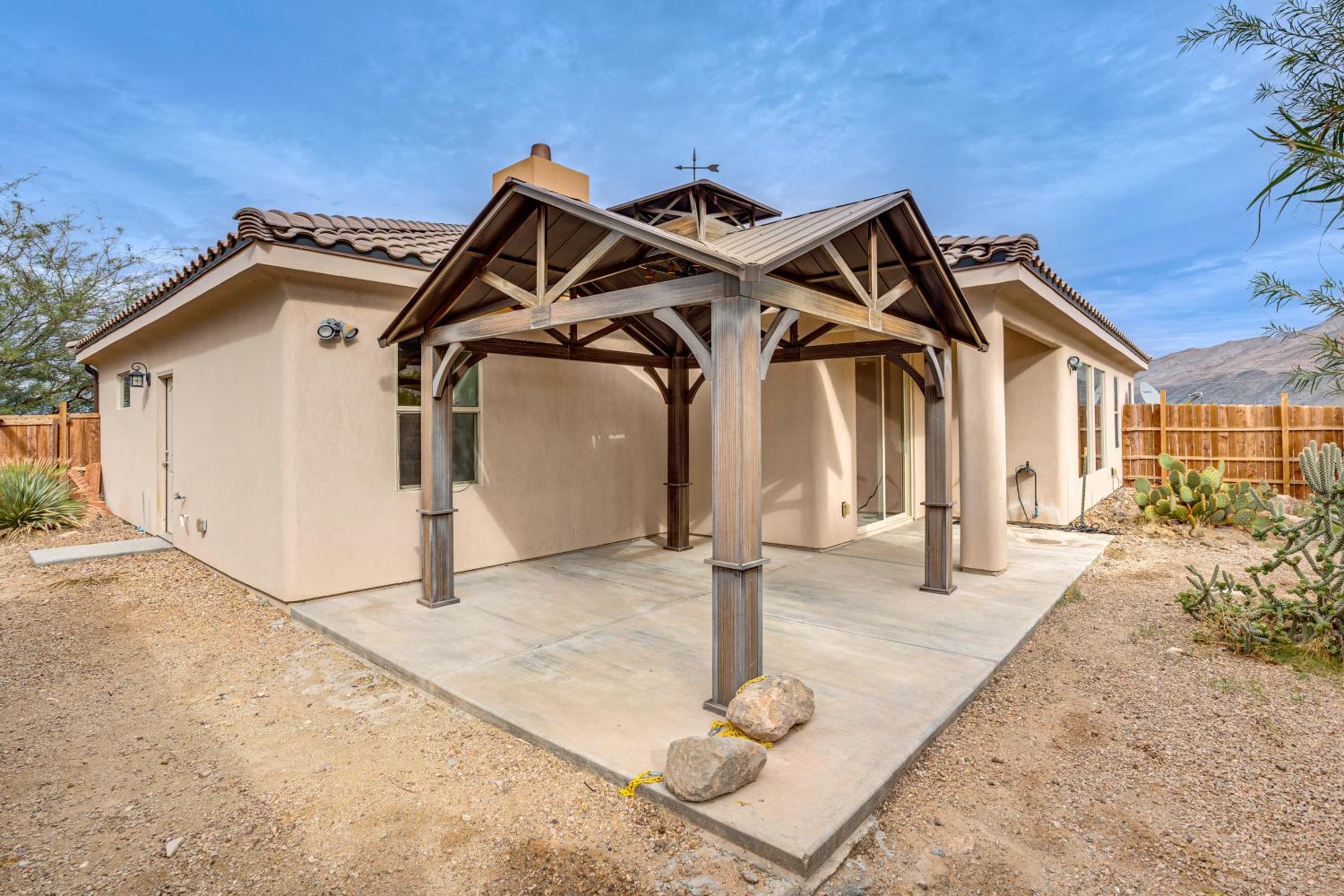 Beautiful Views of Stars and Mtns! Littlefield Home
