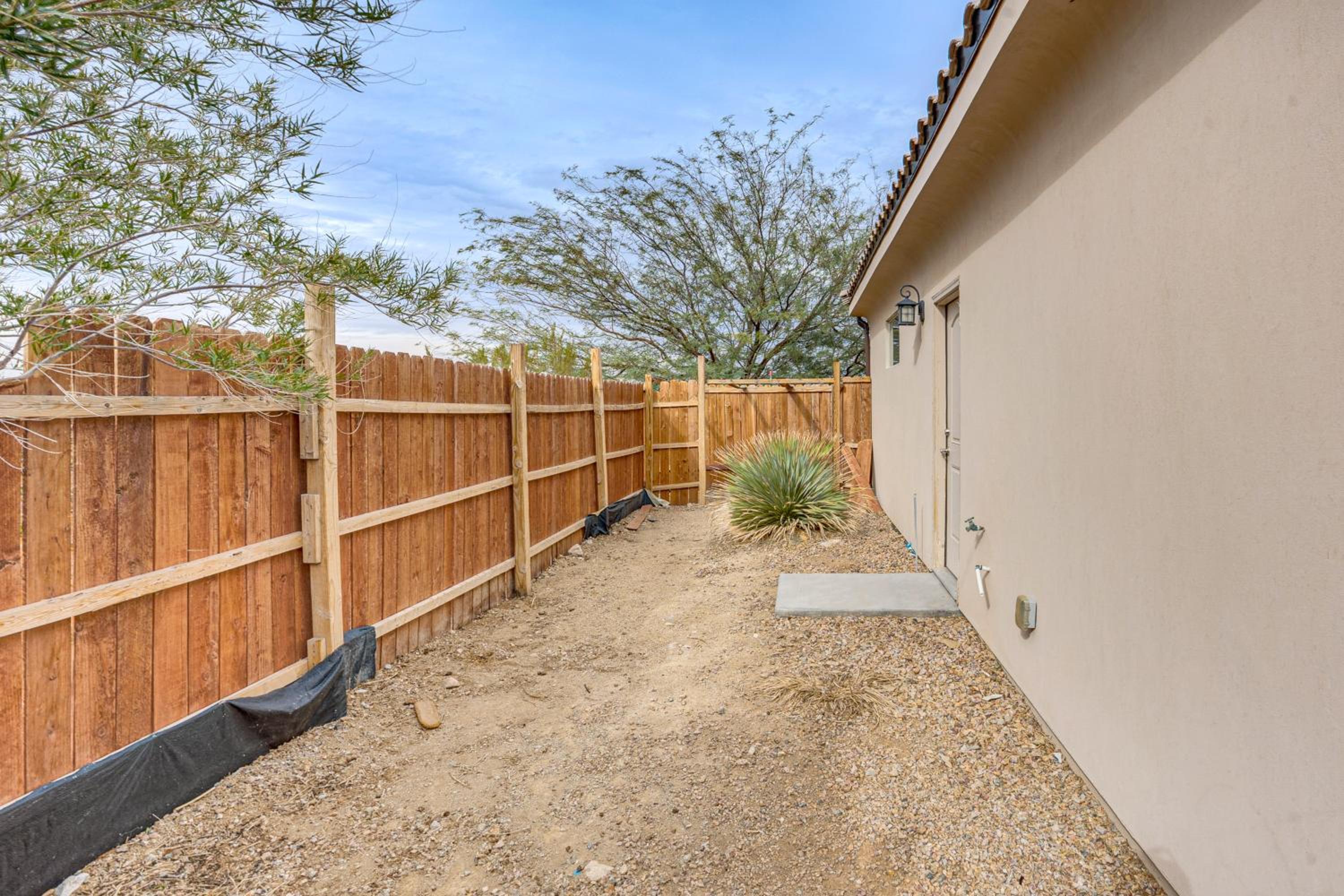 Beautiful Views of Stars and Mtns! Littlefield Home