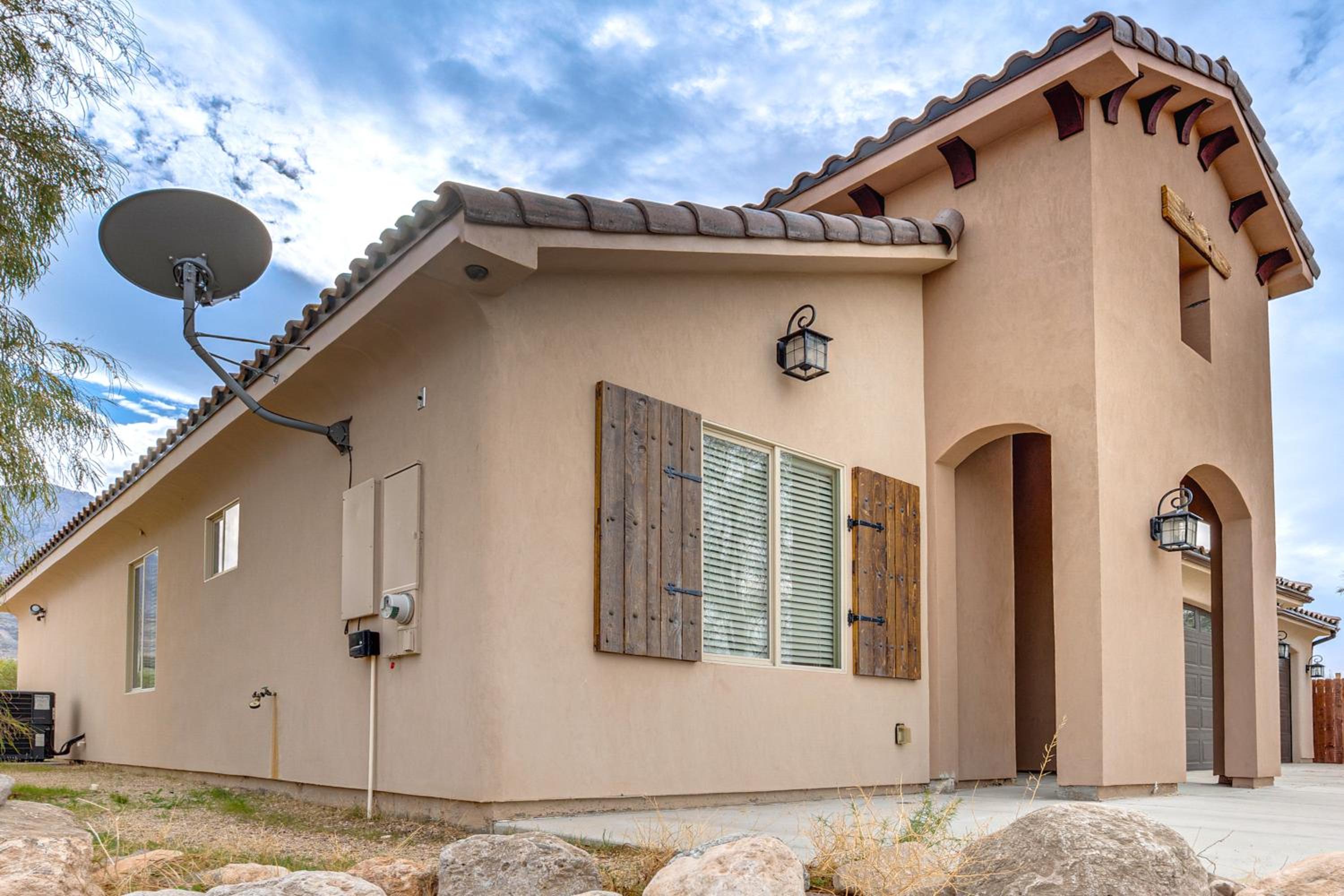 Beautiful Views of Stars and Mtns! Littlefield Home