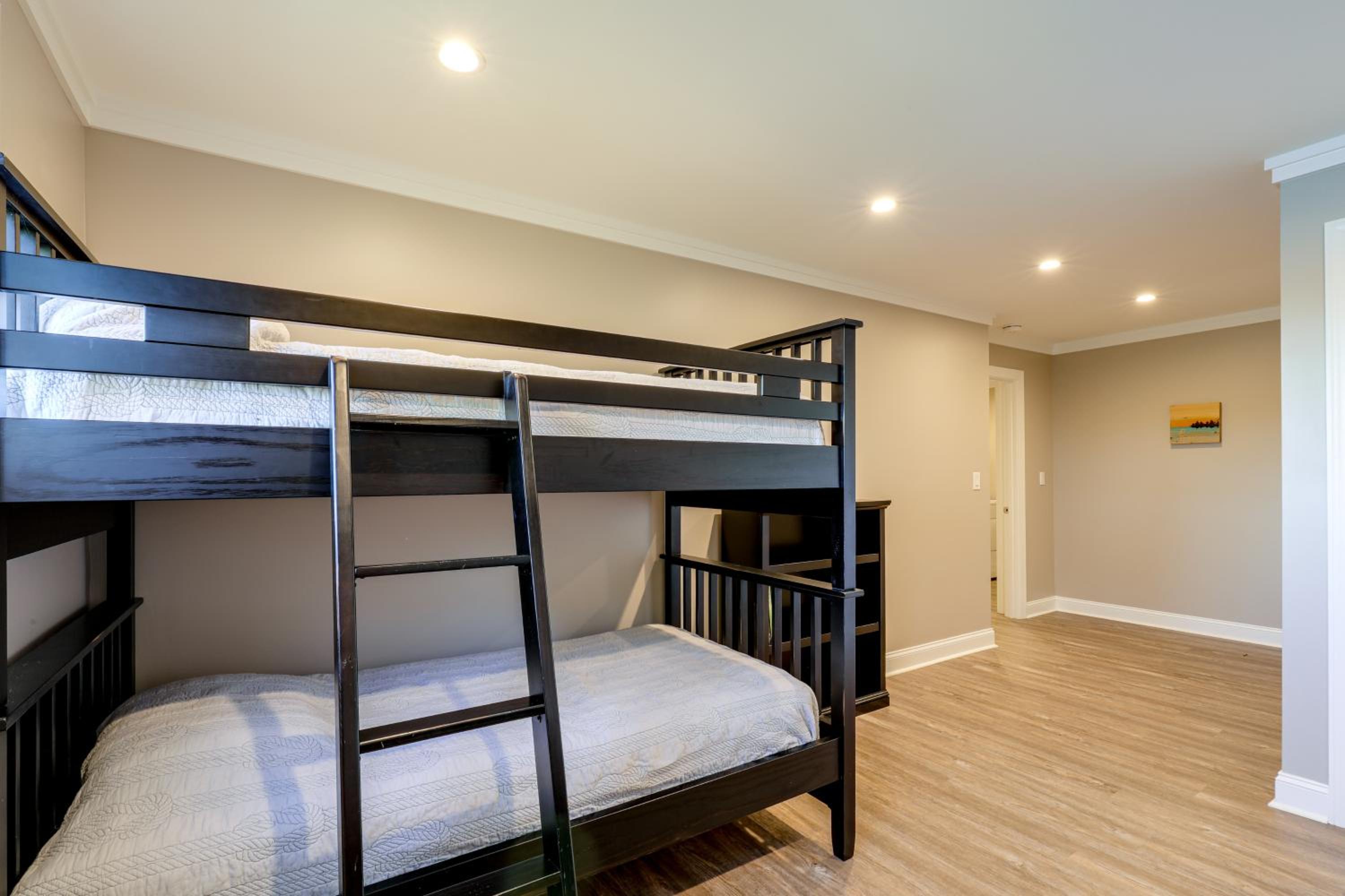 Lakefront Haven with Hot Tub and Game Room in Hickory!