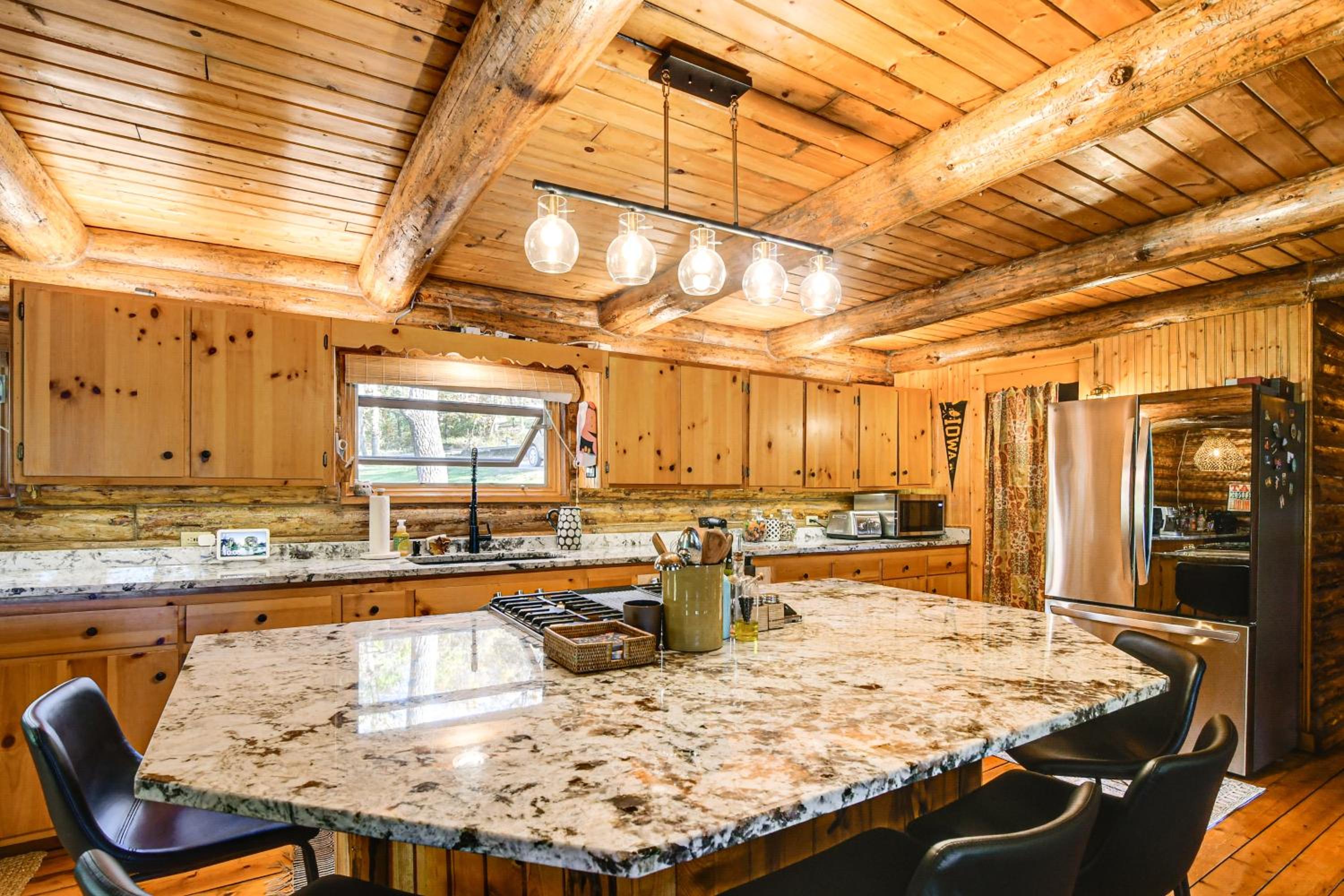 Private Beach! Lakefront Cabin in Panora