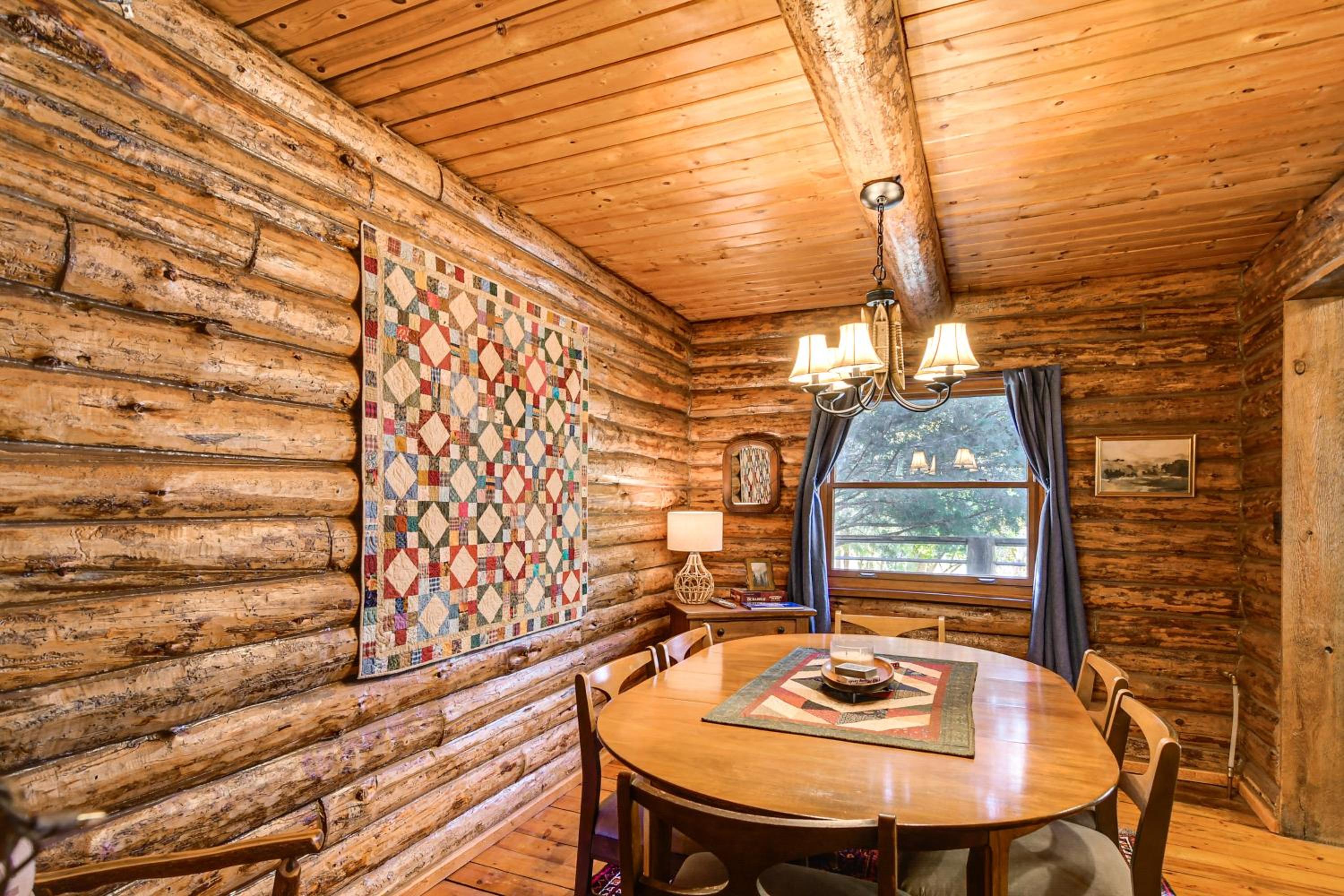 Private Beach! Lakefront Cabin in Panora