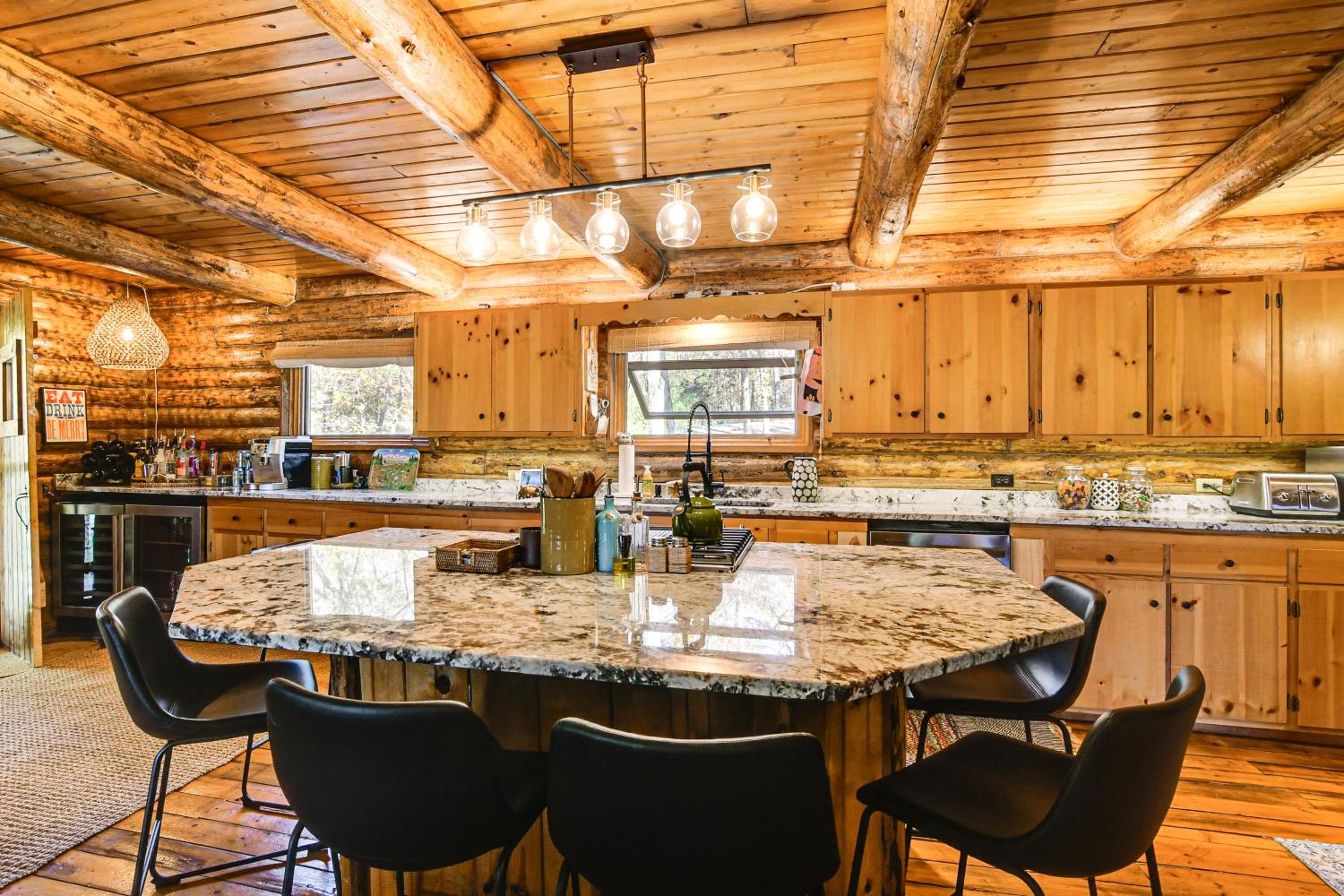 Private Beach! Lakefront Cabin in Panora