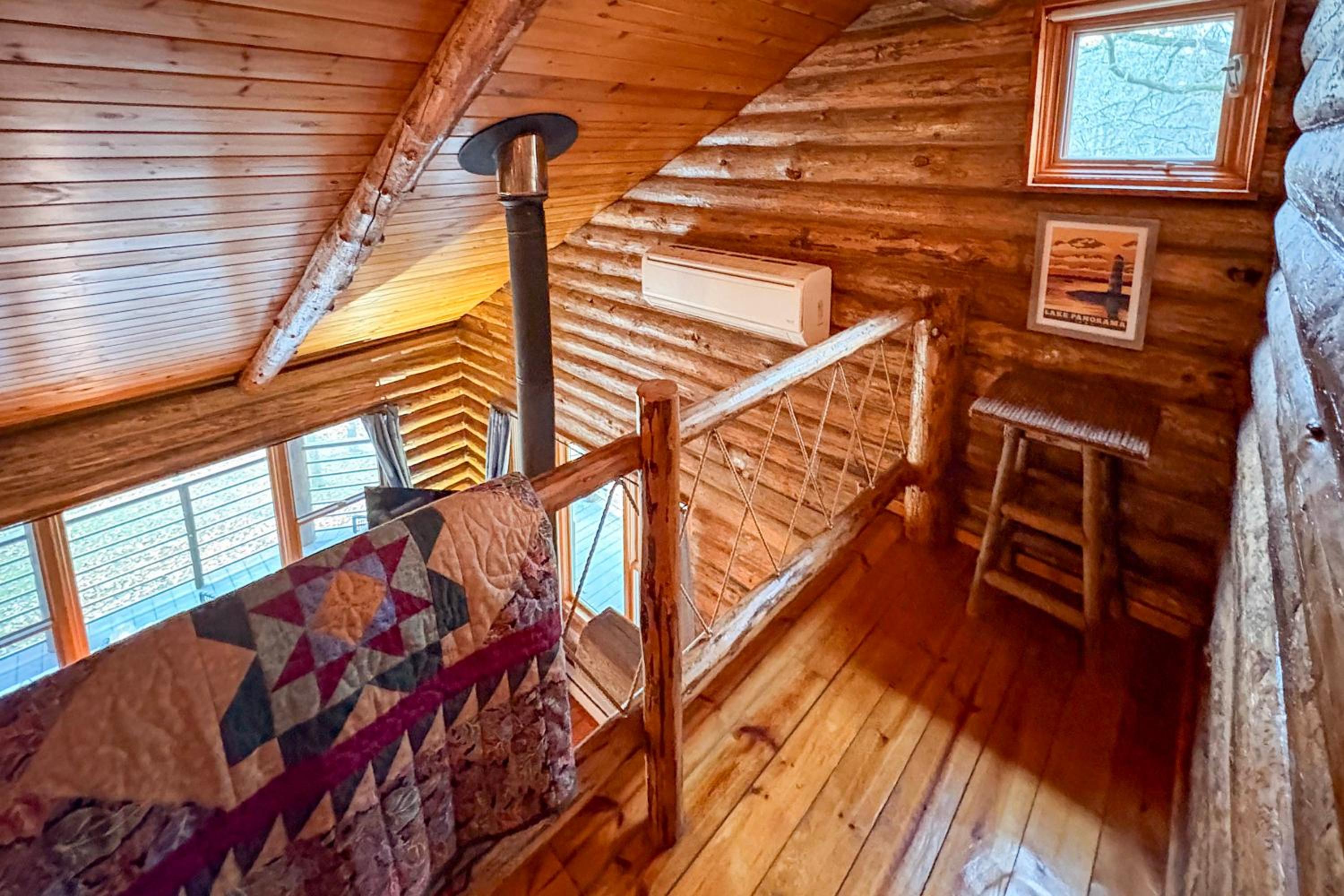 Private Beach! Lakefront Cabin in Panora