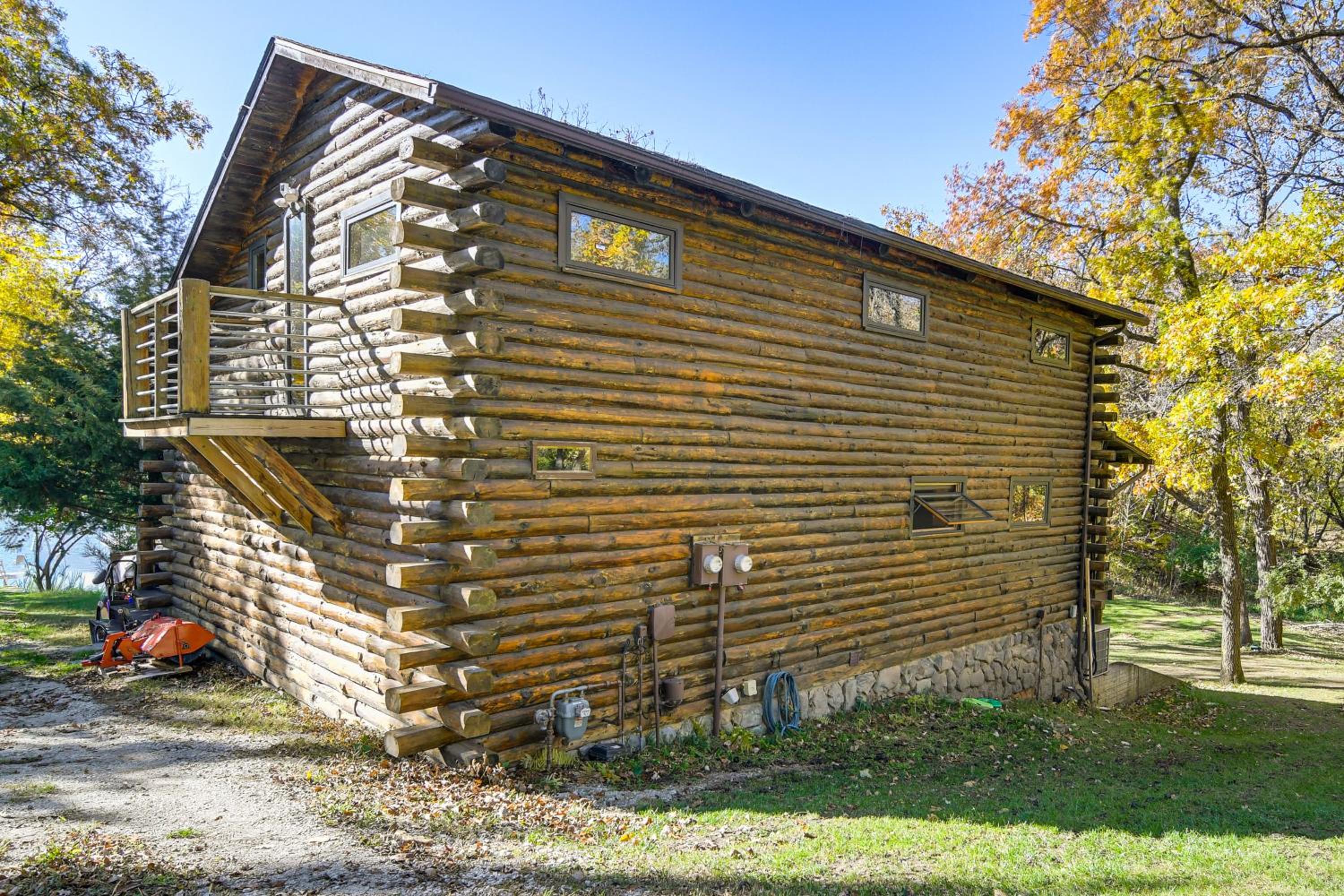 Private Beach! Lakefront Cabin in Panora