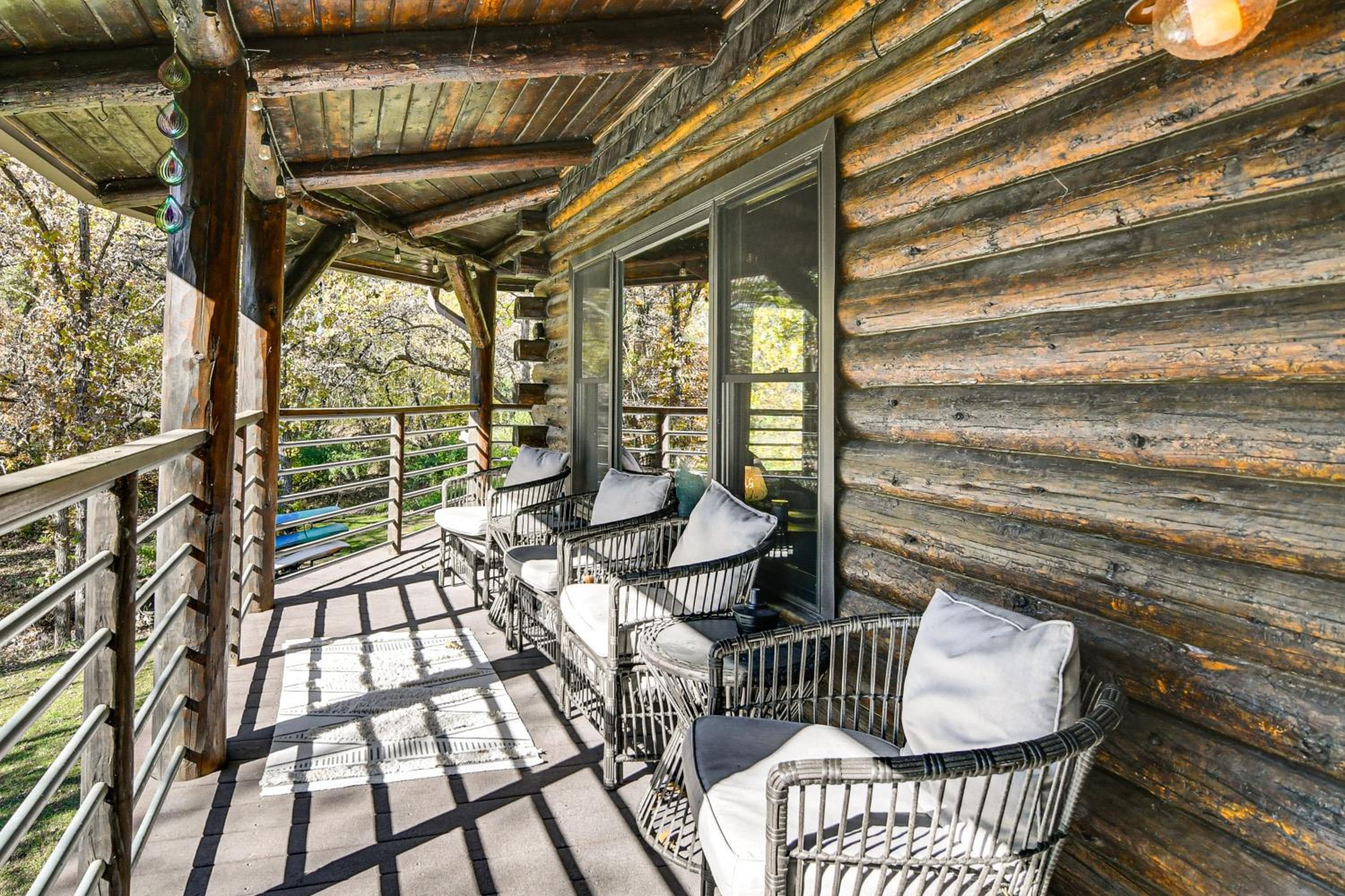 Private Beach! Lakefront Cabin in Panora