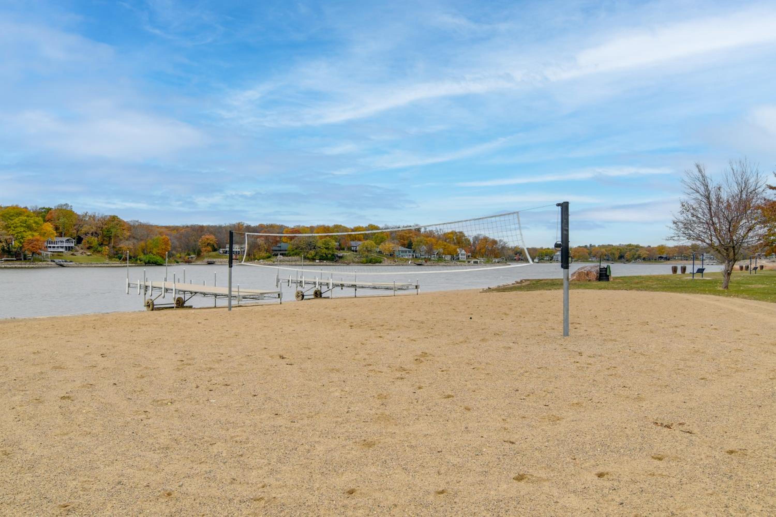 Private Beach! Lakefront Cabin in Panora