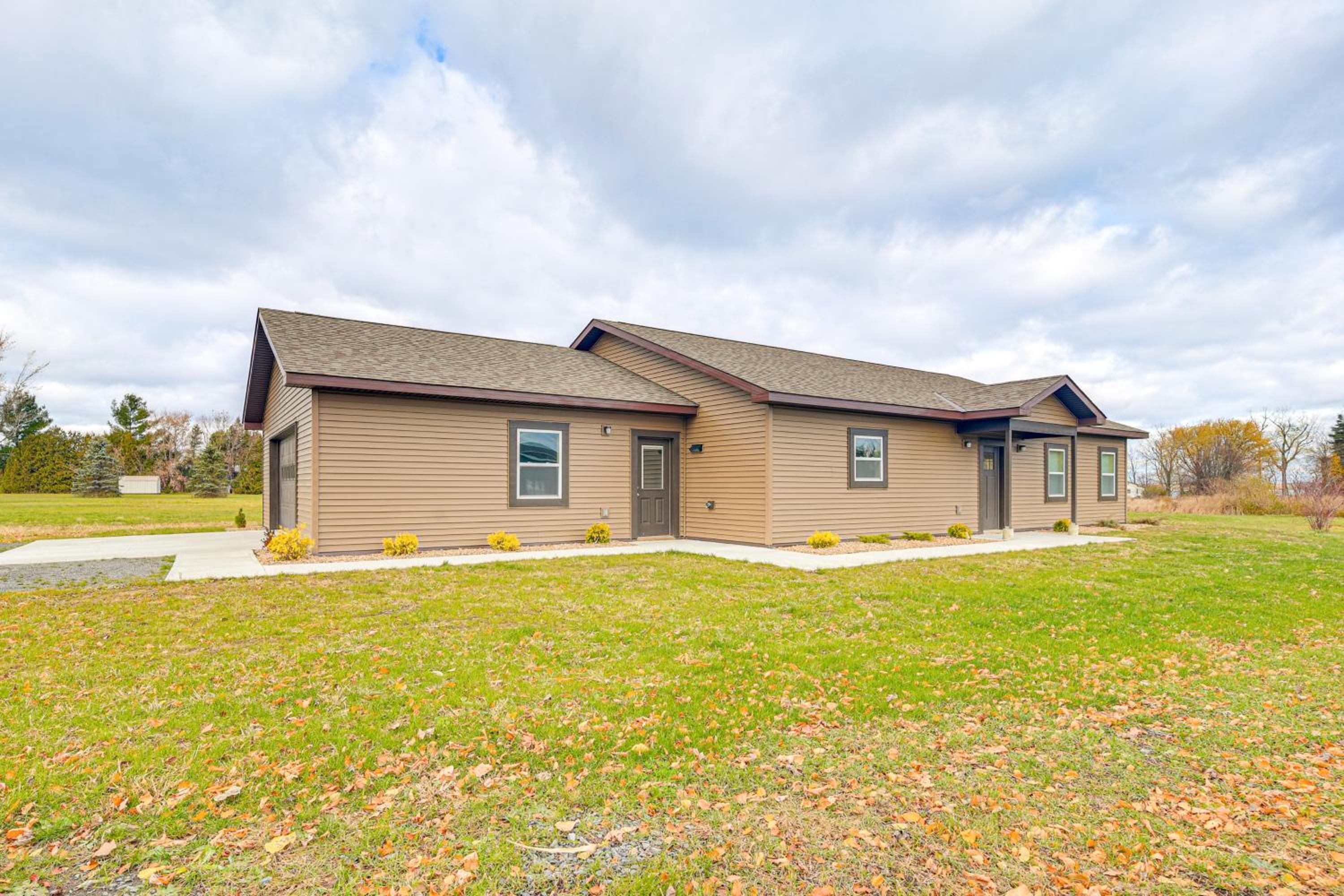 Ski, Fish and Unwind Peaceful Lake Champlain Home!
