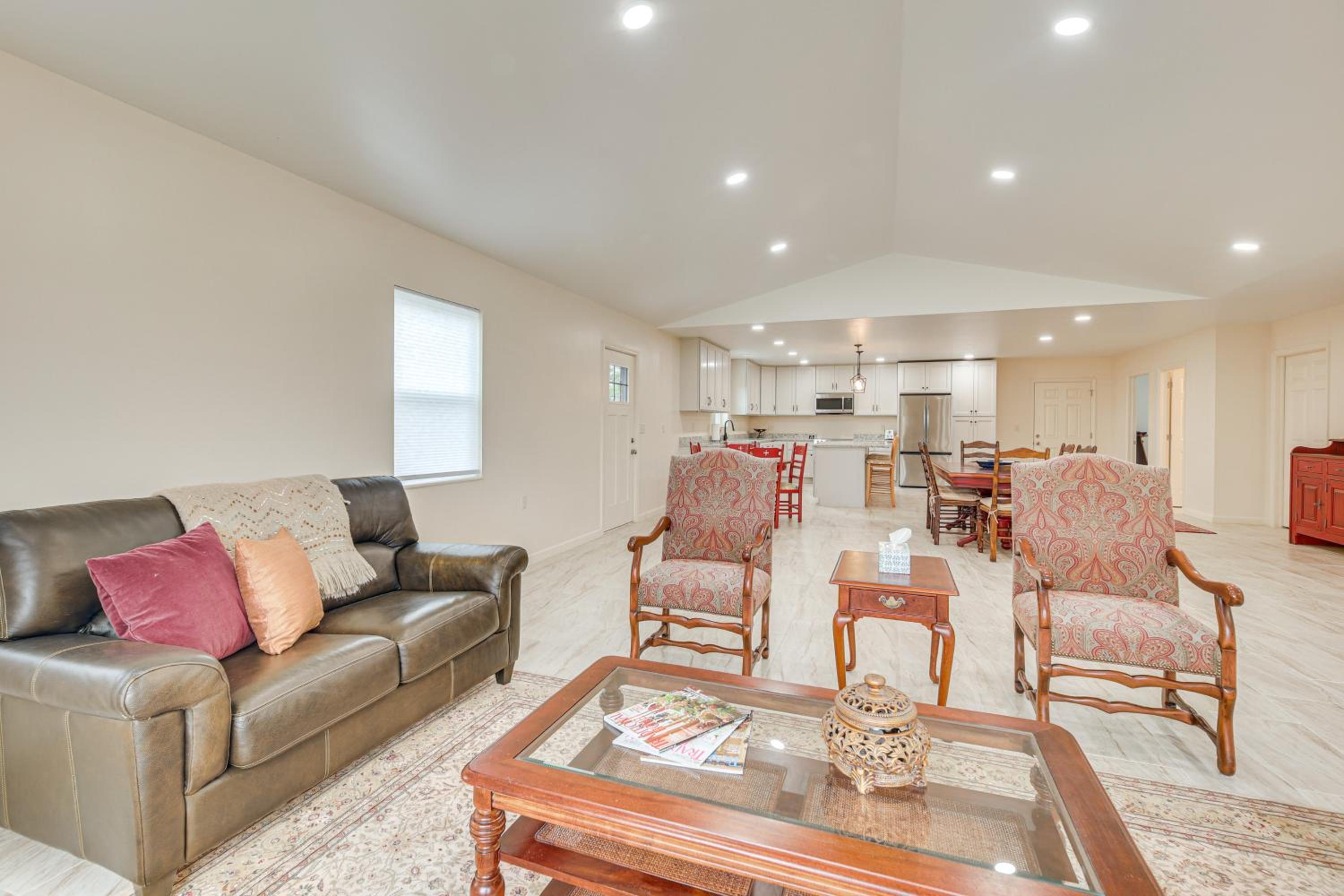 Ski, Fish and Unwind Peaceful Lake Champlain Home!