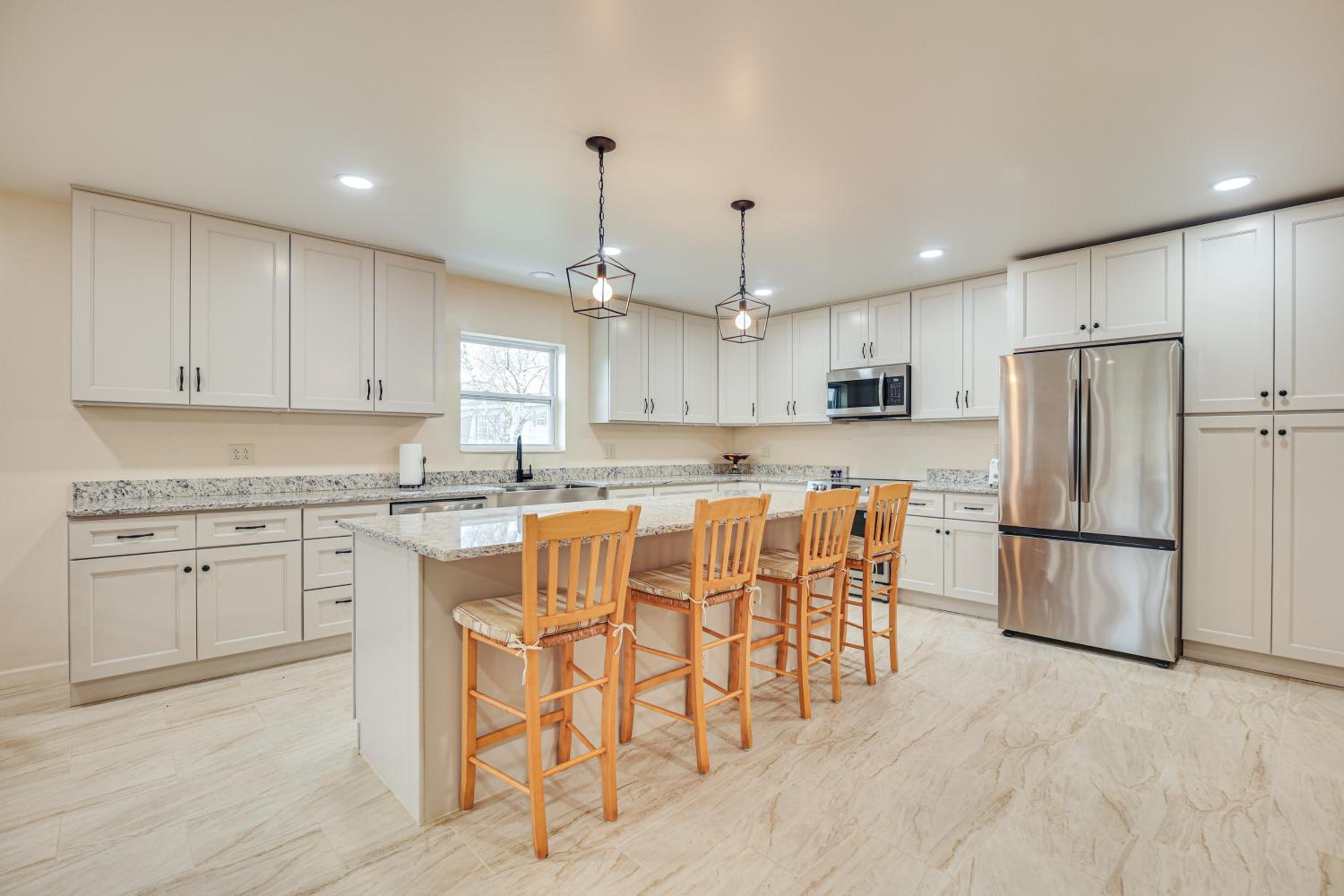 Ski, Fish and Unwind Peaceful Lake Champlain Home!